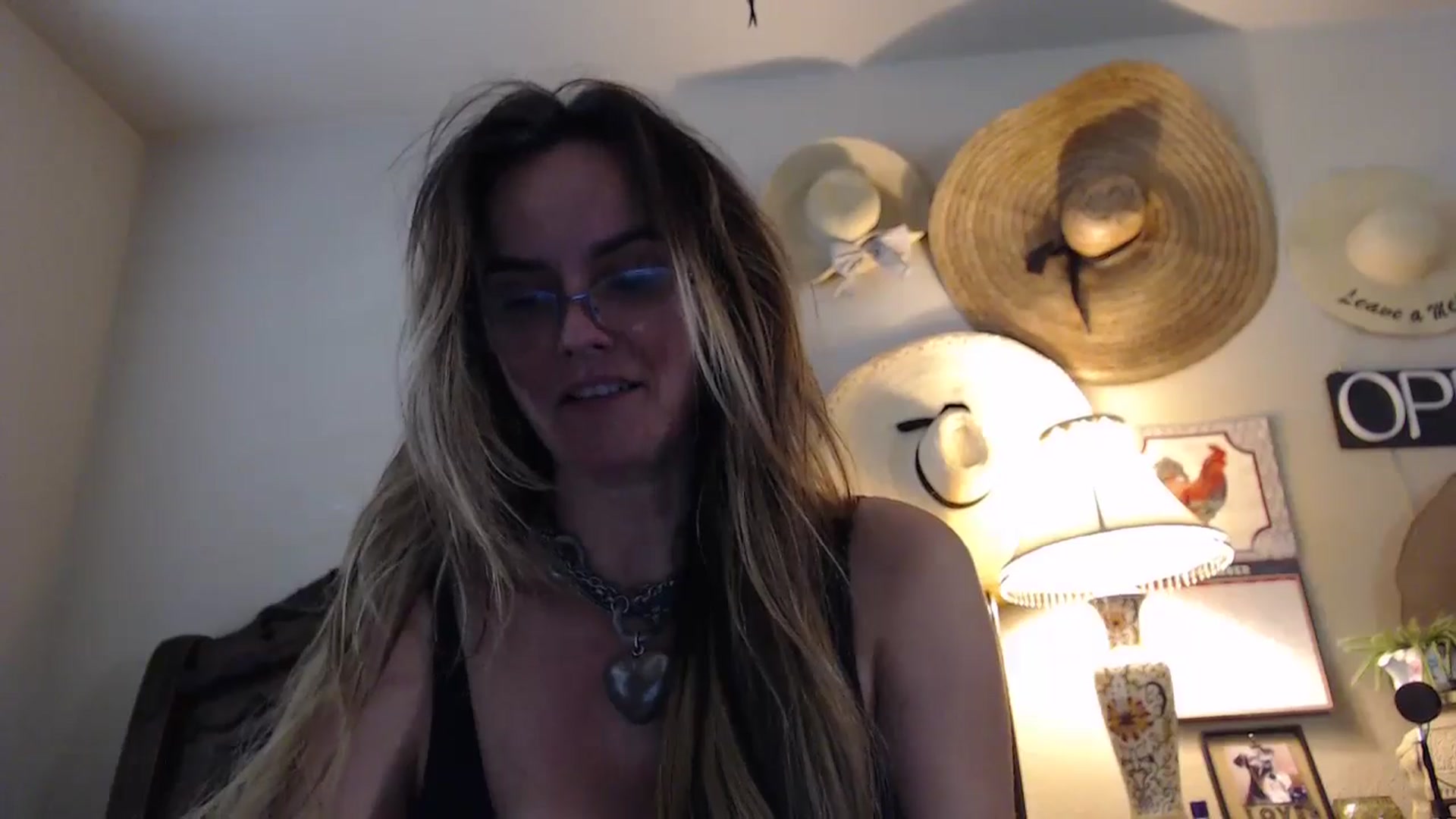 Gallery image thumbnail from Kitty_Hawkins's myfreecams stream on, 09/17/2024, 16:58 image 17 of 20