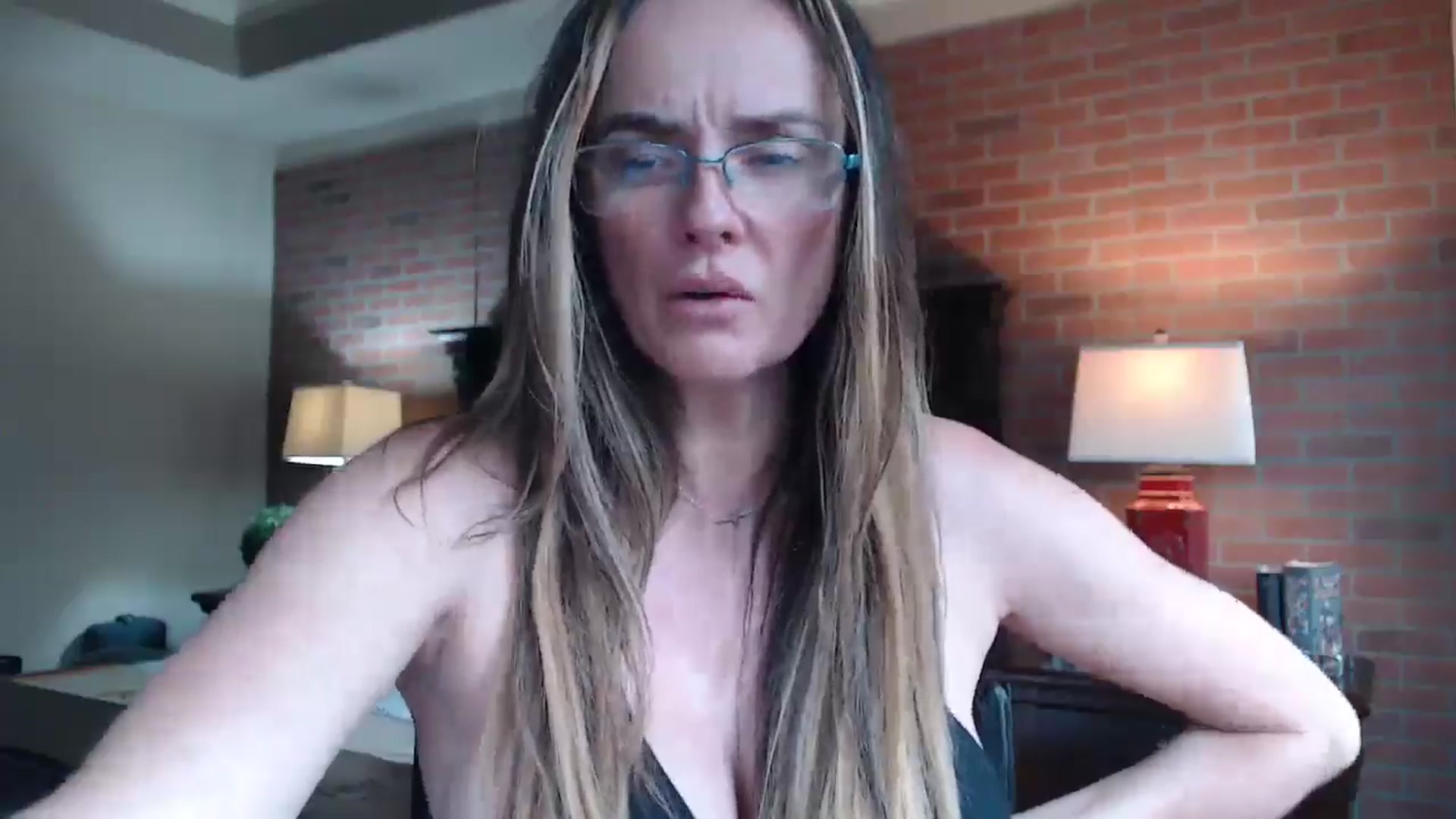 Gallery image thumbnail from Kitty_Hawkins's myfreecams stream on, 04/19/2025, 15:57 image 20 of 20