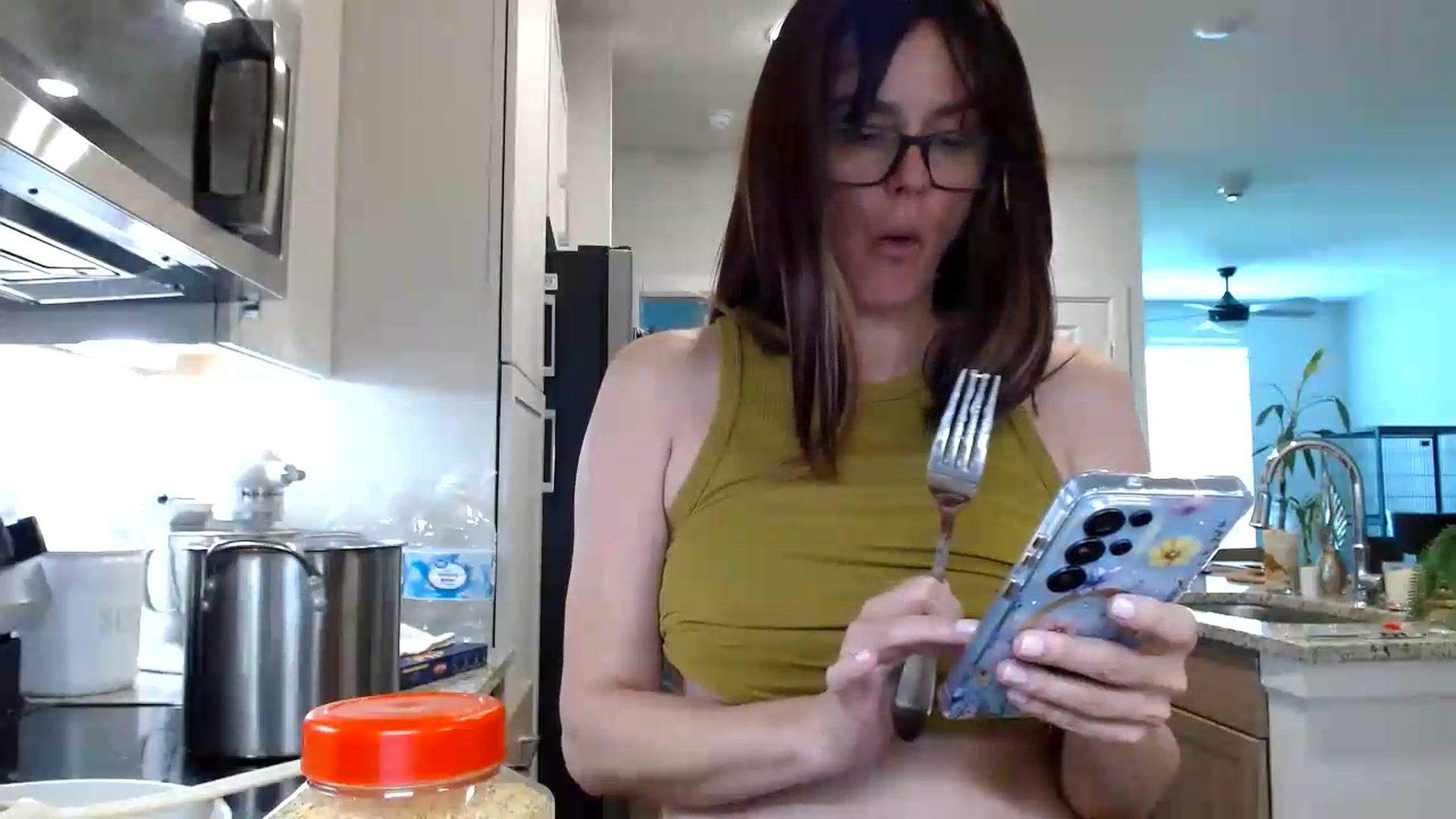 Gallery image thumbnail from Kitty_Hawkins's myfreecams stream on, 06/18/2026, 17:34 image 12 of 20