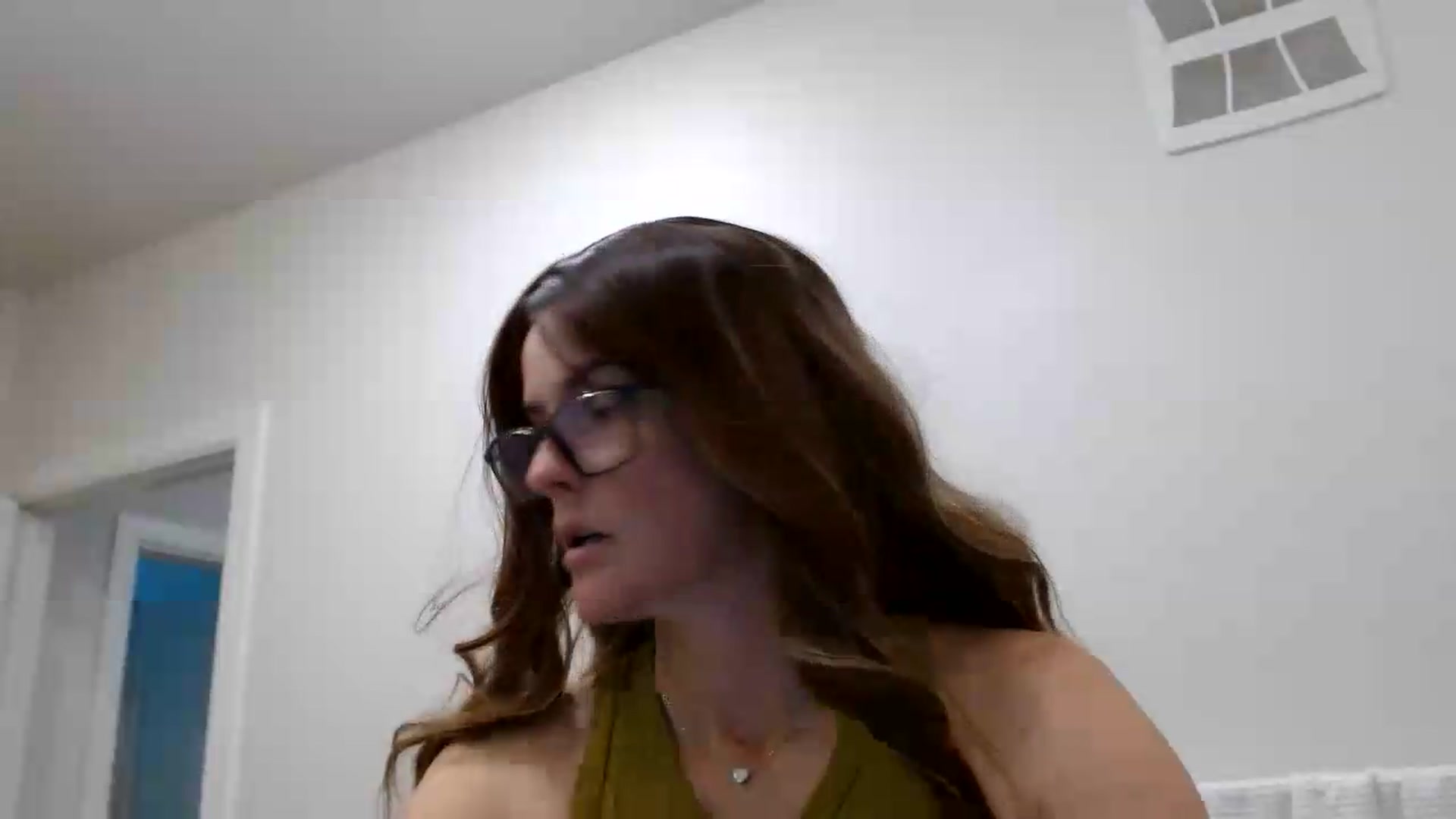 Gallery image thumbnail from Kitty_Hawkins's myfreecams stream on, 06/18/2026, 21:01 image 3 of 20