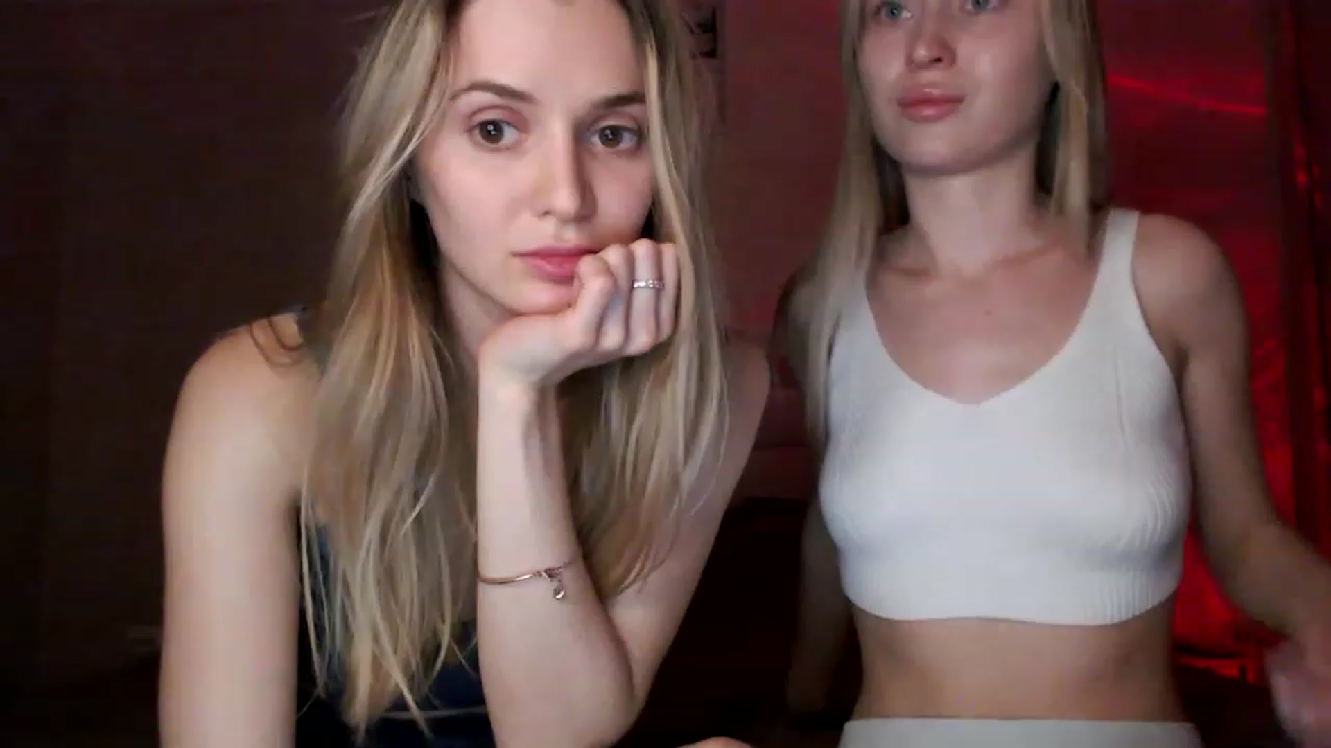 Gallery image thumbnail from Kitty_XXX's myfreecams stream on, 04/15/2023, 18:50 image 3 of 20