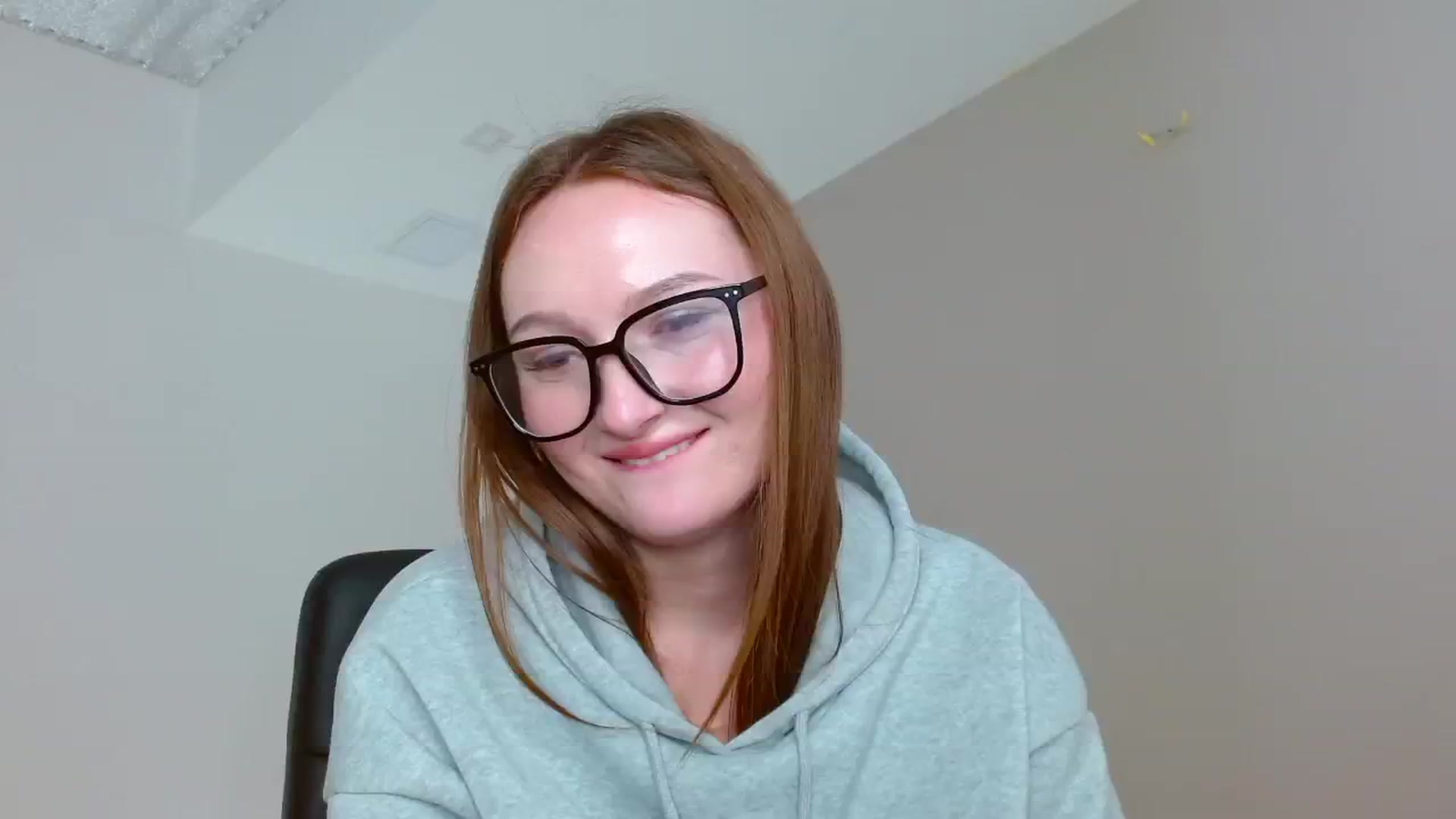 Gallery image thumbnail from Kitty_blush's myfreecams stream on, 11/21/2024, 14:47 image 10 of 20