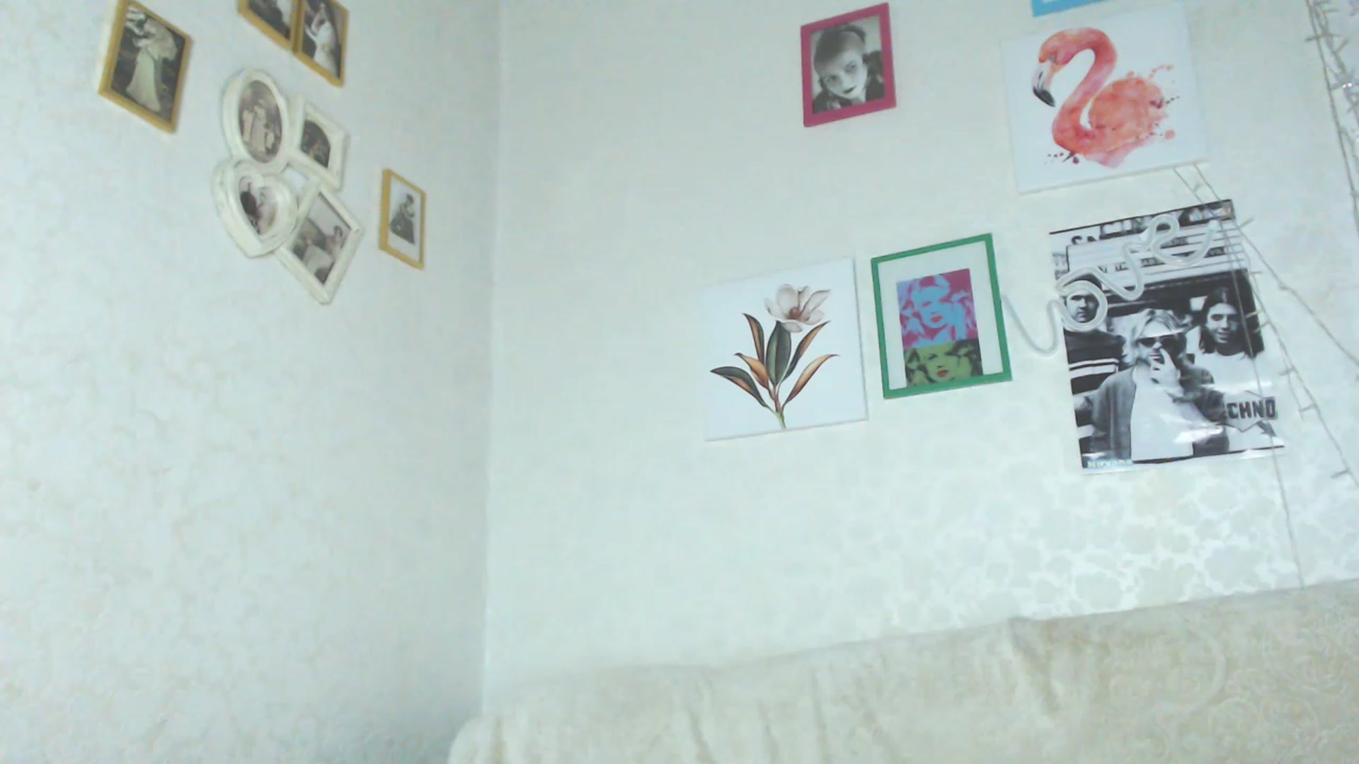 Gallery image thumbnail from Kitty_lover22's myfreecams stream on, 11/21/2022, 05:36 image 6 of 20