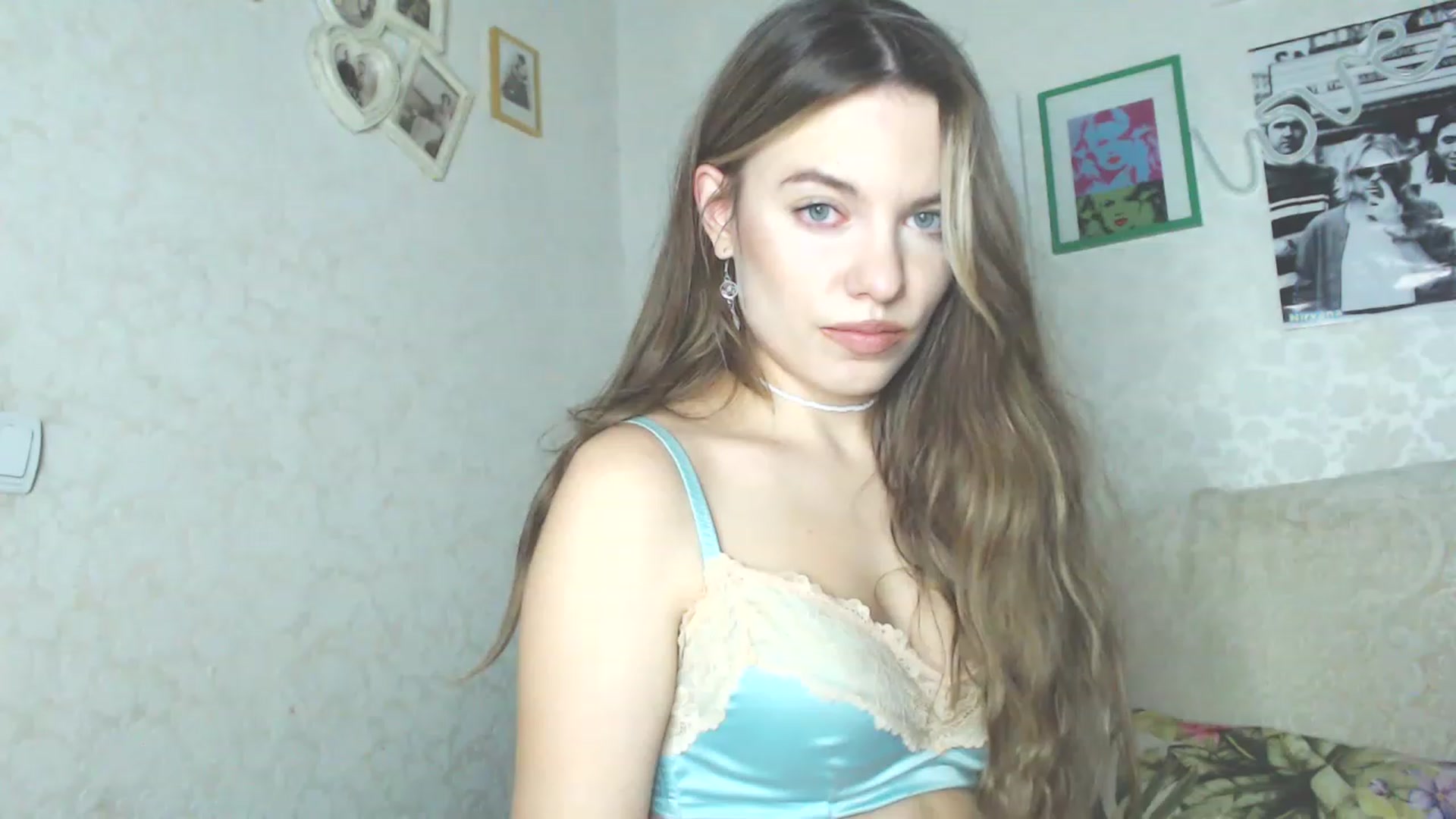 Gallery image thumbnail from Kitty_lover22's myfreecams stream on, 11/21/2022, 05:36 image 20 of 20