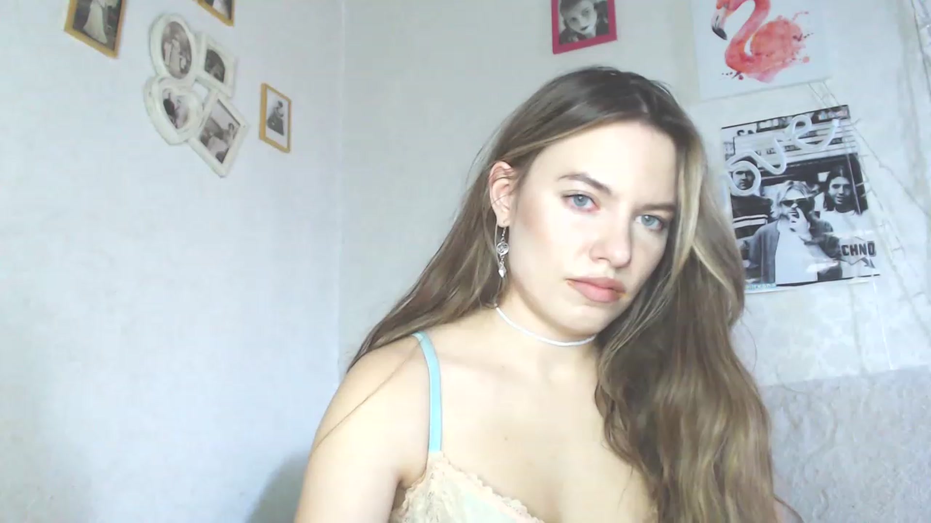 Gallery image thumbnail from Kitty_lover22's myfreecams stream on, 11/21/2022, 05:36 image 9 of 20