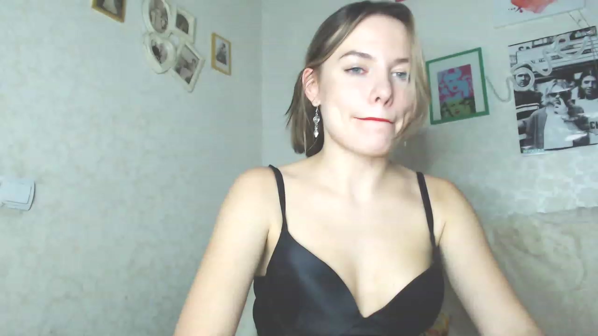 Gallery image thumbnail from Kitty_lover22's myfreecams stream on, 11/21/2022, 10:33 image 8 of 20