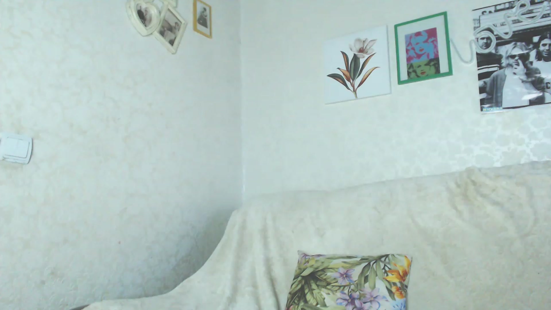 Gallery image thumbnail from Kitty_lover22's myfreecams stream on, 11/21/2022, 10:33 image 3 of 20
