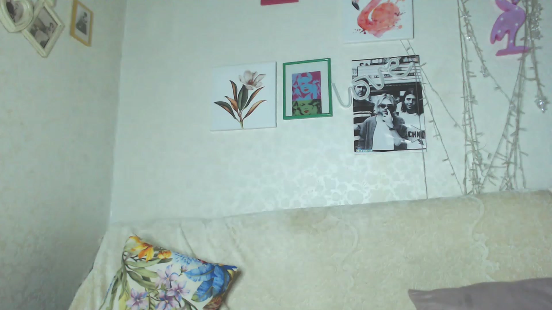 Gallery image thumbnail from Kitty_lover22's myfreecams stream on, 11/24/2022, 16:37 image 4 of 20
