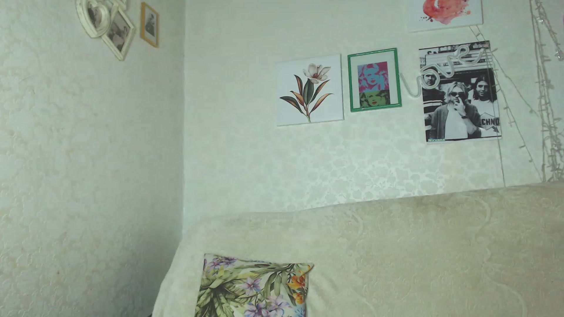 Gallery image thumbnail from Kitty_lover22's myfreecams stream on, 11/29/2022, 06:43 image 4 of 20