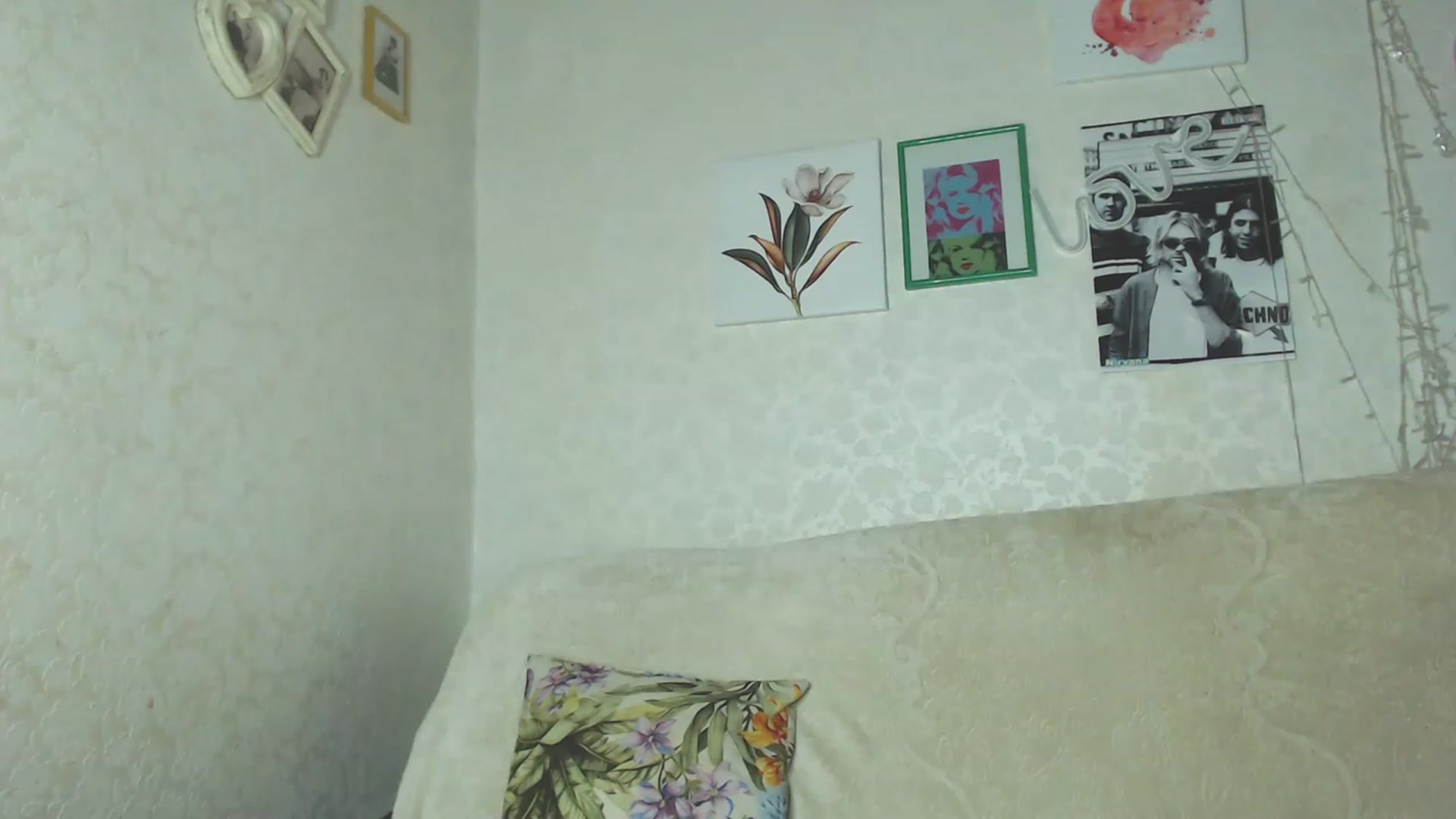 Gallery image thumbnail from Kitty_lover22's myfreecams stream on, 11/29/2022, 06:43 image 5 of 20