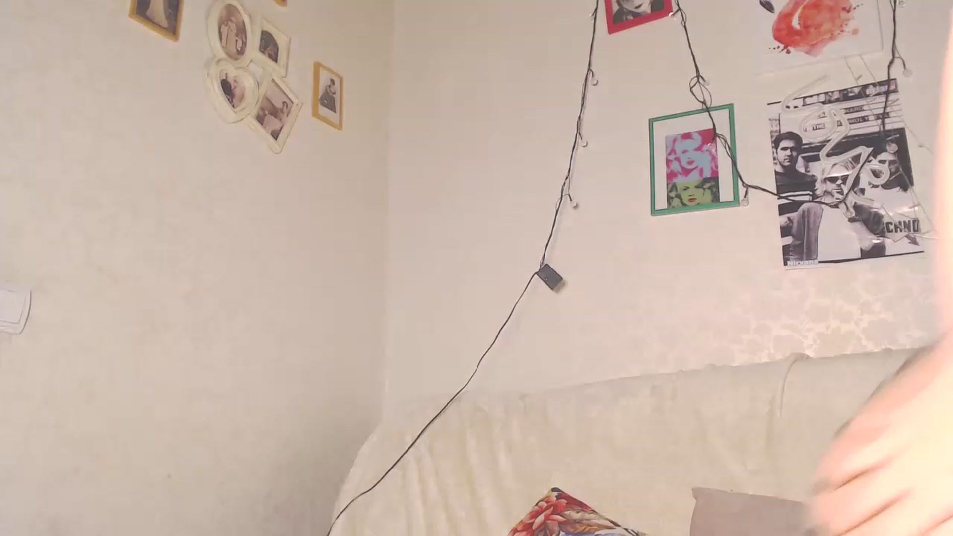 Gallery image thumbnail from Kitty_lover22's myfreecams stream on, 12/27/2022, 13:03 image 10 of 20