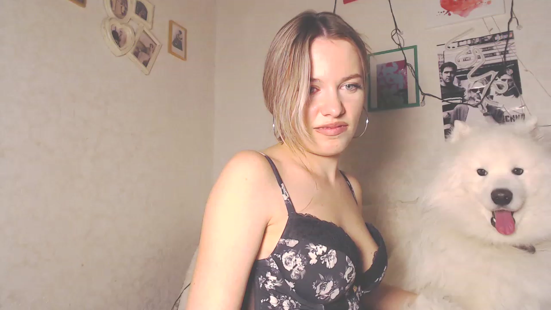 Gallery image thumbnail from Kitty_lover22's myfreecams stream on, 12/27/2022, 13:41 image 12 of 20