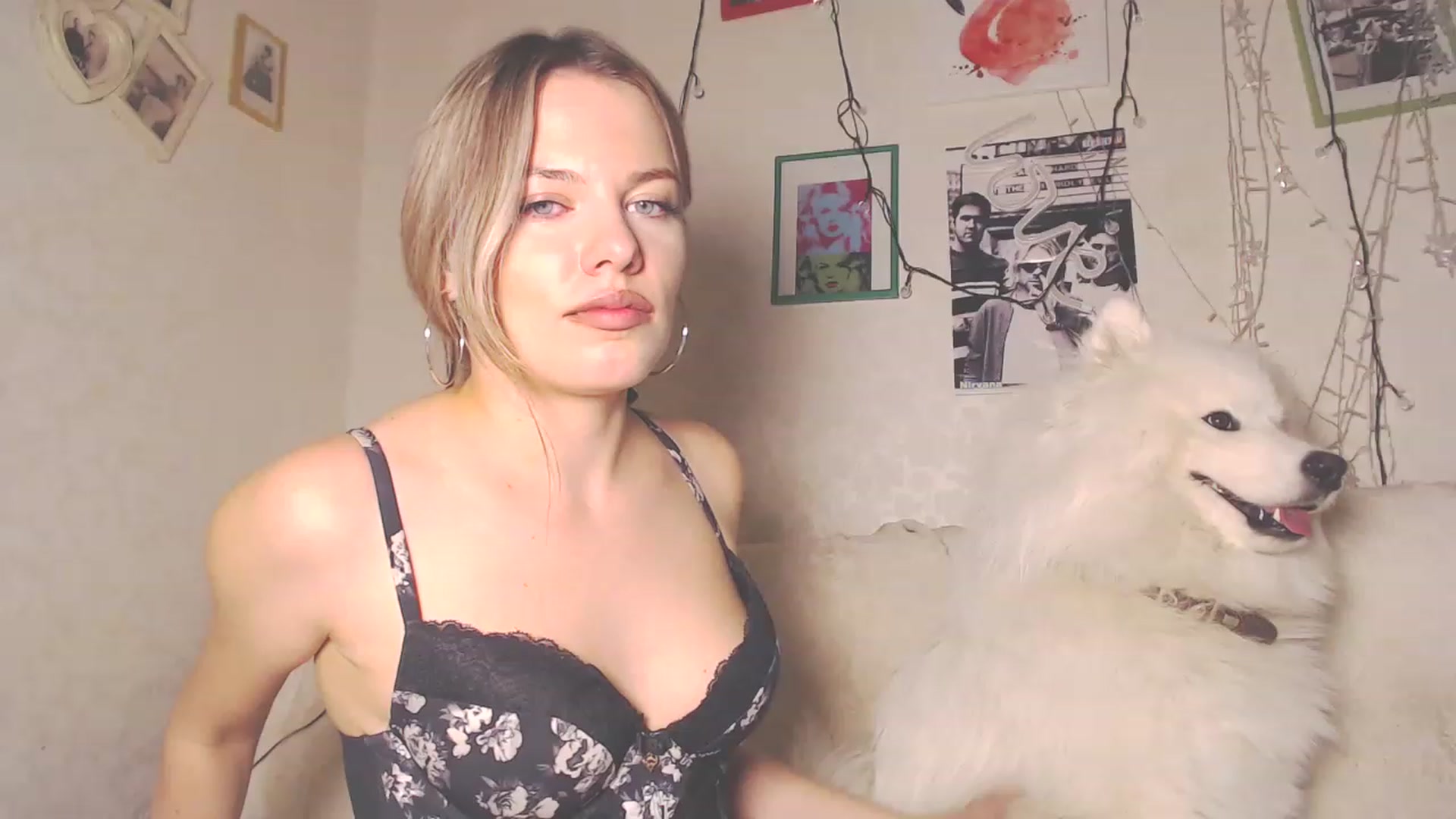 Gallery image thumbnail from Kitty_lover22's myfreecams stream on, 12/27/2022, 13:41 image 14 of 20