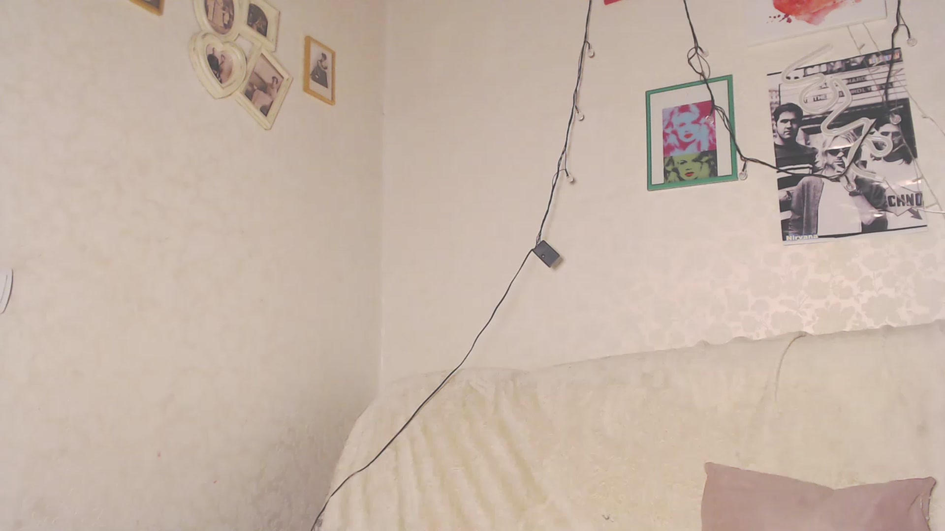Gallery image thumbnail from Kitty_lover22's myfreecams stream on, 12/27/2022, 13:41 image 3 of 20