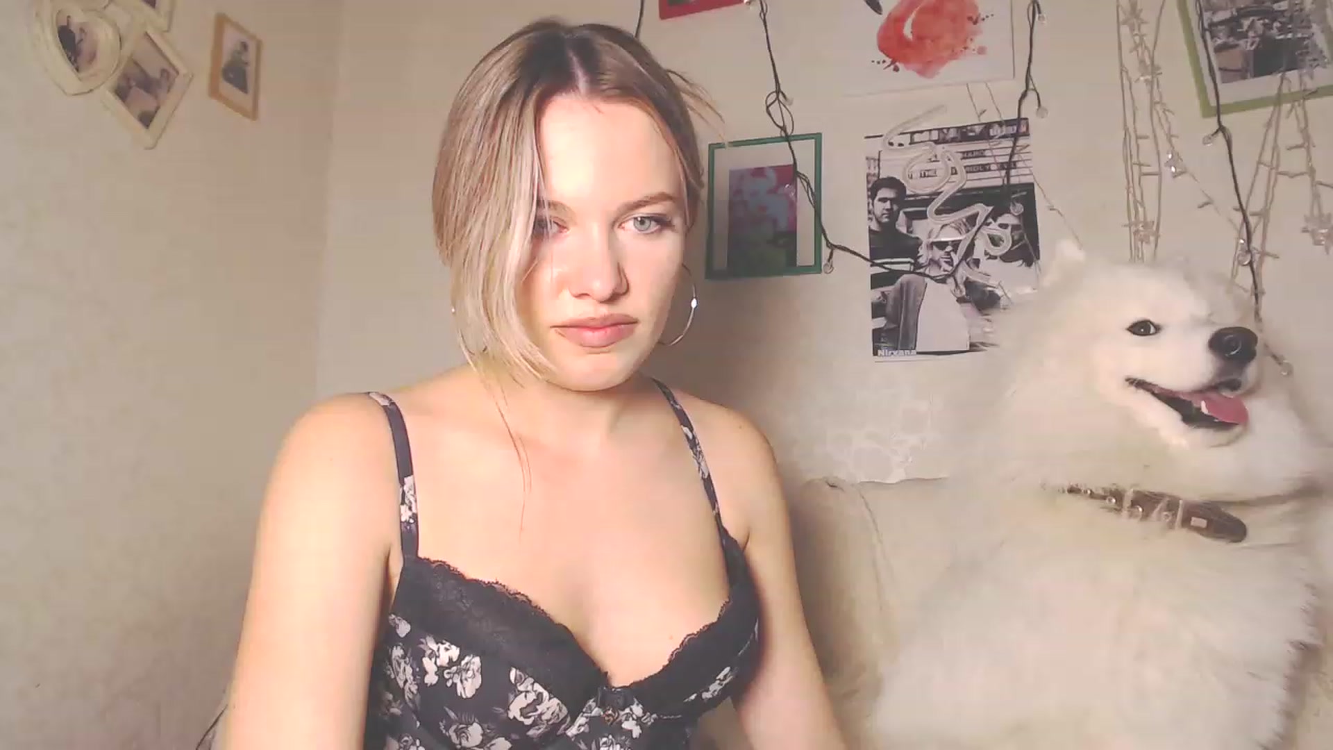 Gallery image thumbnail from Kitty_lover22's myfreecams stream on, 12/27/2022, 13:41 image 13 of 20