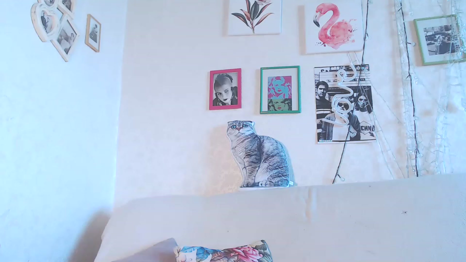 Gallery image thumbnail from Kitty_lover22's myfreecams stream on, 03/20/2023, 08:50 image 7 of 20