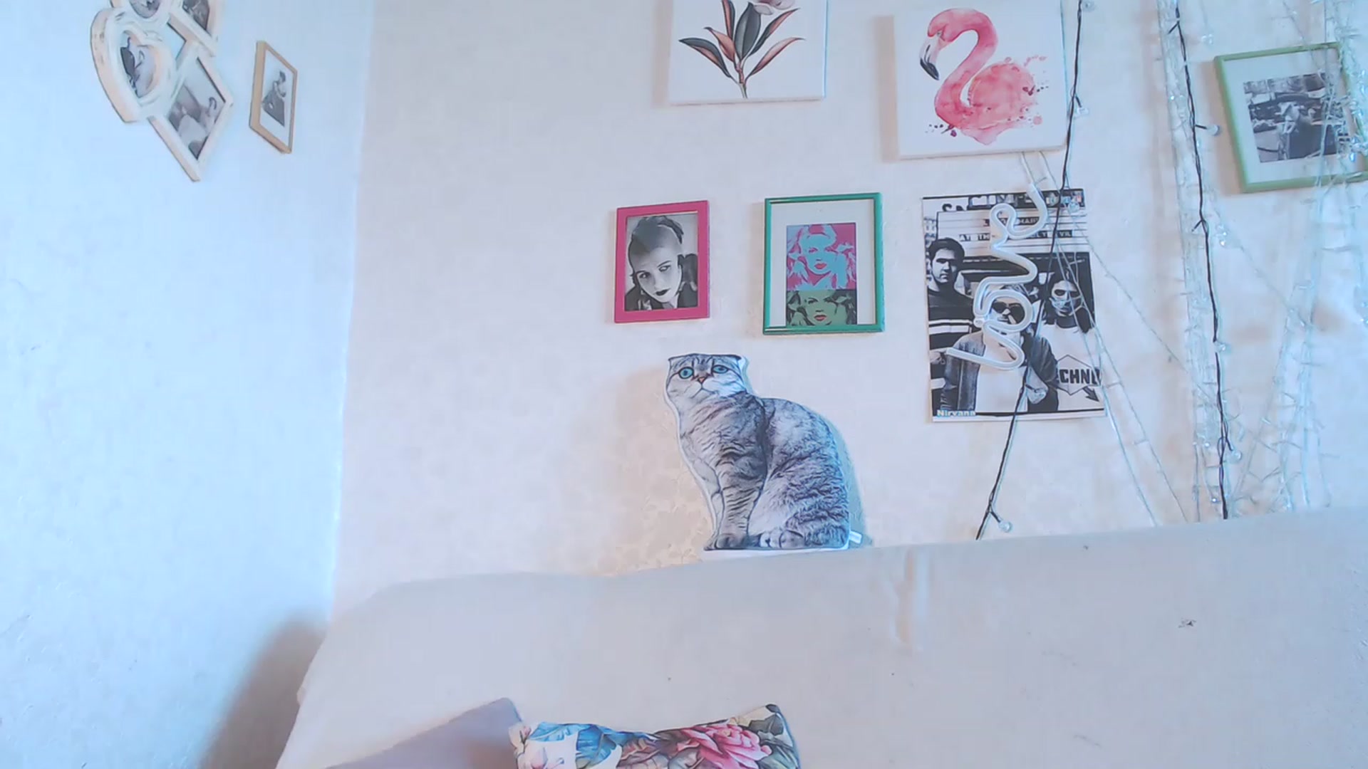Gallery image thumbnail from Kitty_lover22's myfreecams stream on, 03/20/2023, 08:50 image 9 of 20