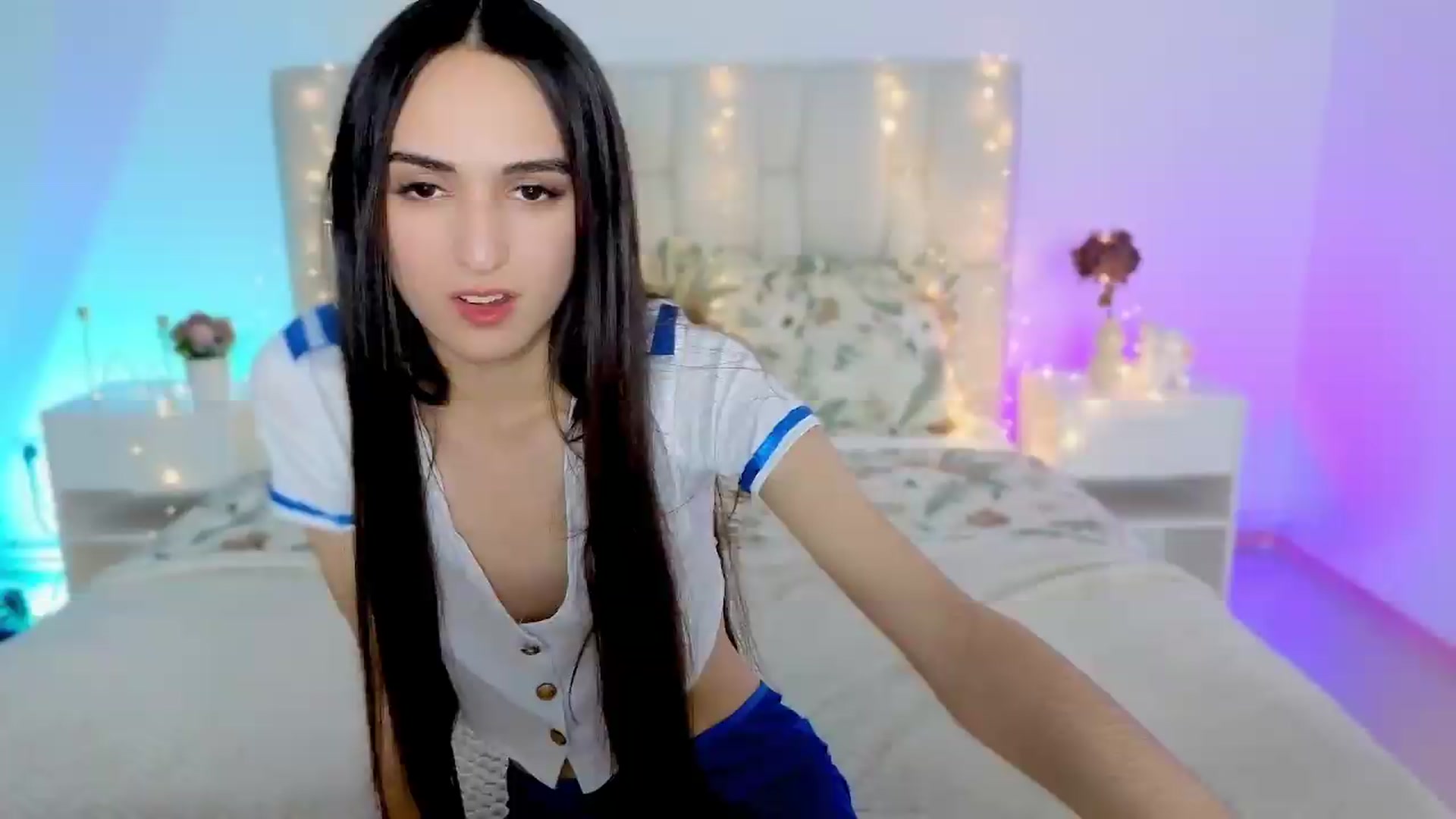 Gallery image thumbnail from Kitty_mi1a's myfreecams stream on, 06/29/2026, 20:51 image 18 of 20