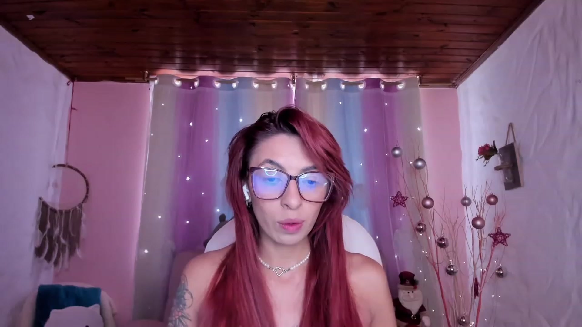Gallery image thumbnail from Kittycherry's myfreecams stream on, 12/26/2022, 18:18 image 1 of 20