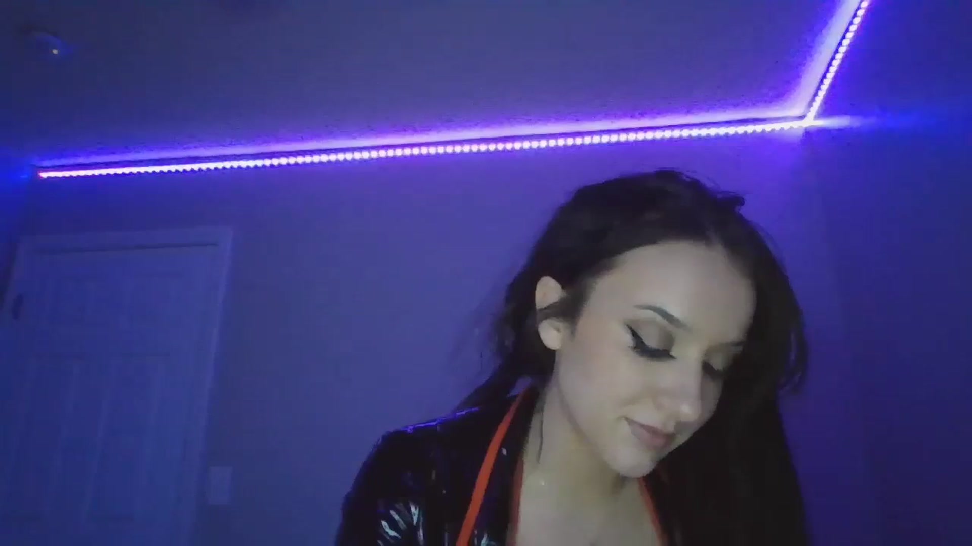 Gallery image thumbnail from Kittygames's myfreecams stream on, 03/25/2024, 04:54 image 10 of 20