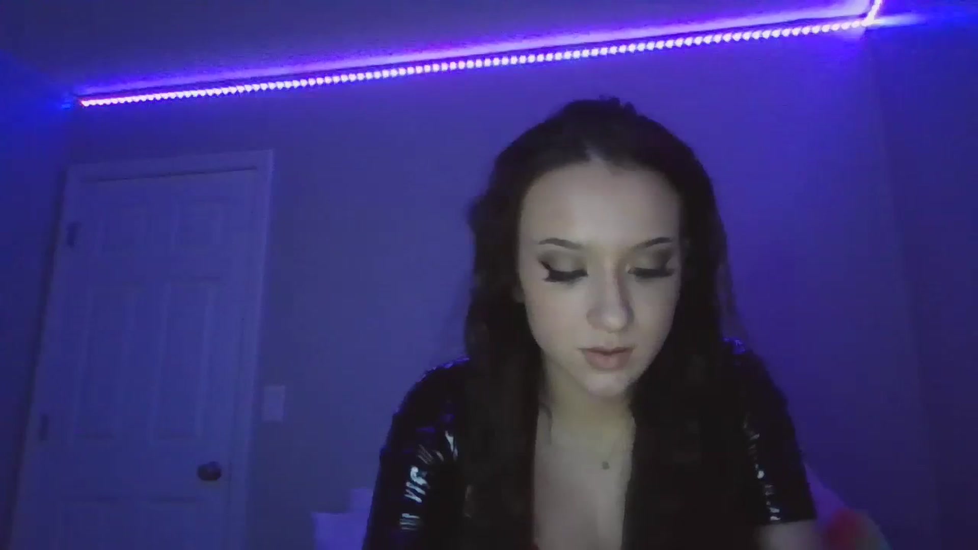 Gallery image thumbnail from Kittygames's myfreecams stream on, 03/25/2024, 04:54 image 4 of 20