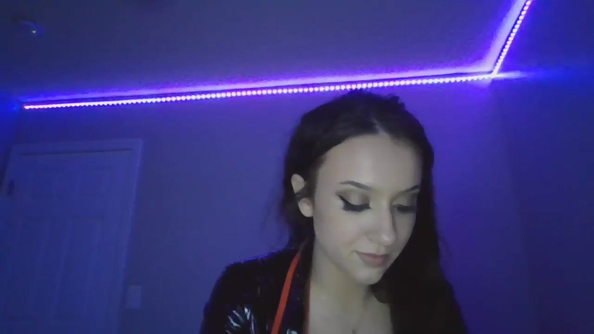 Gallery image thumbnail from Kittygames's myfreecams stream on, 03/25/2024, 04:54 image 9 of 20