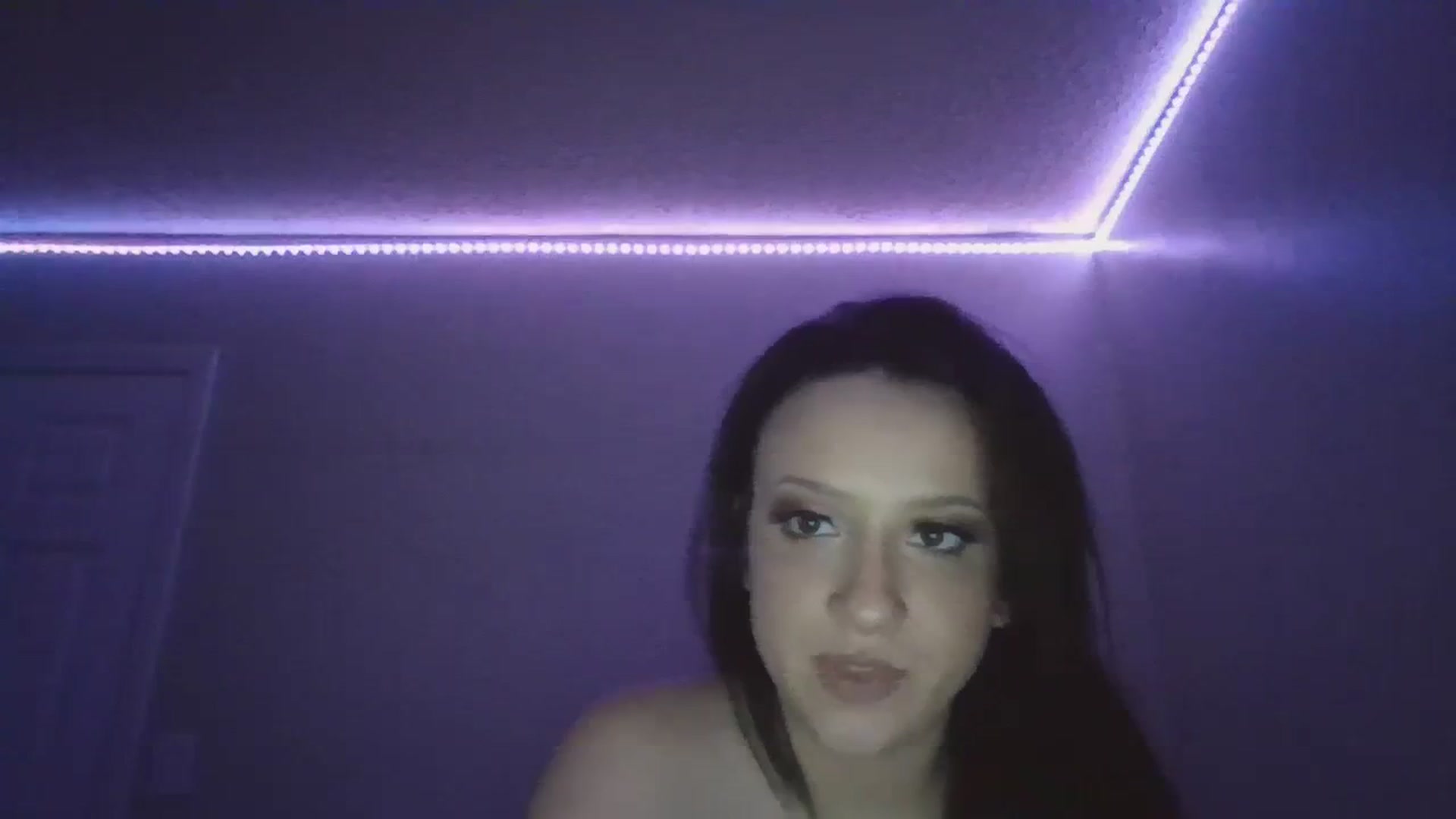 Gallery image thumbnail from Kittygames's myfreecams stream on, 03/29/2024, 03:20 image 16 of 20