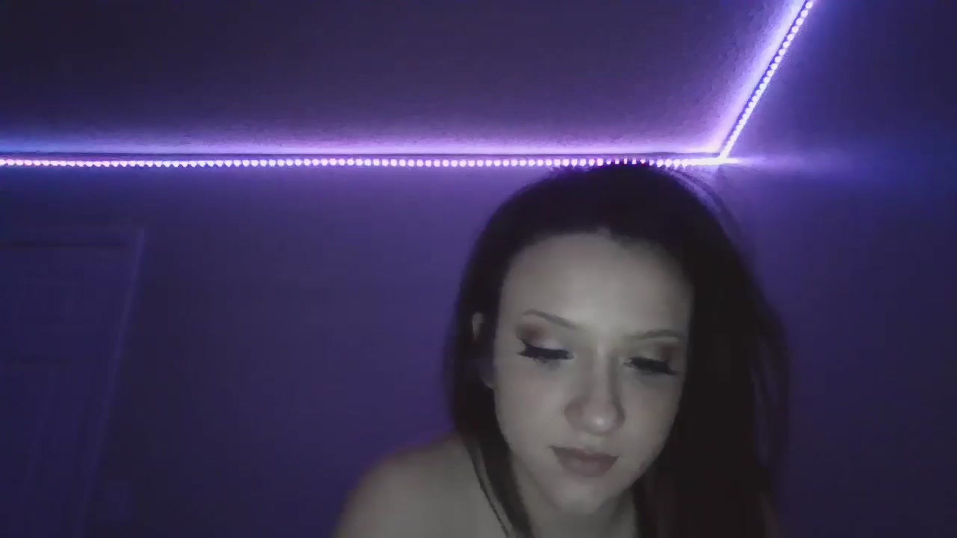 Gallery image thumbnail from Kittygames's myfreecams stream on, 03/29/2024, 03:20 image 15 of 20