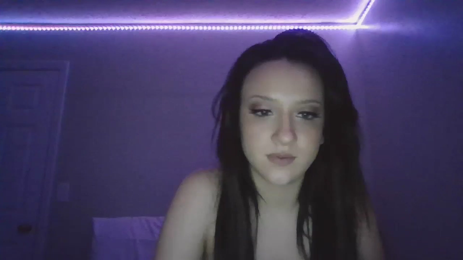 Gallery image thumbnail from Kittygames's myfreecams stream on, 03/29/2024, 03:20 image 3 of 20