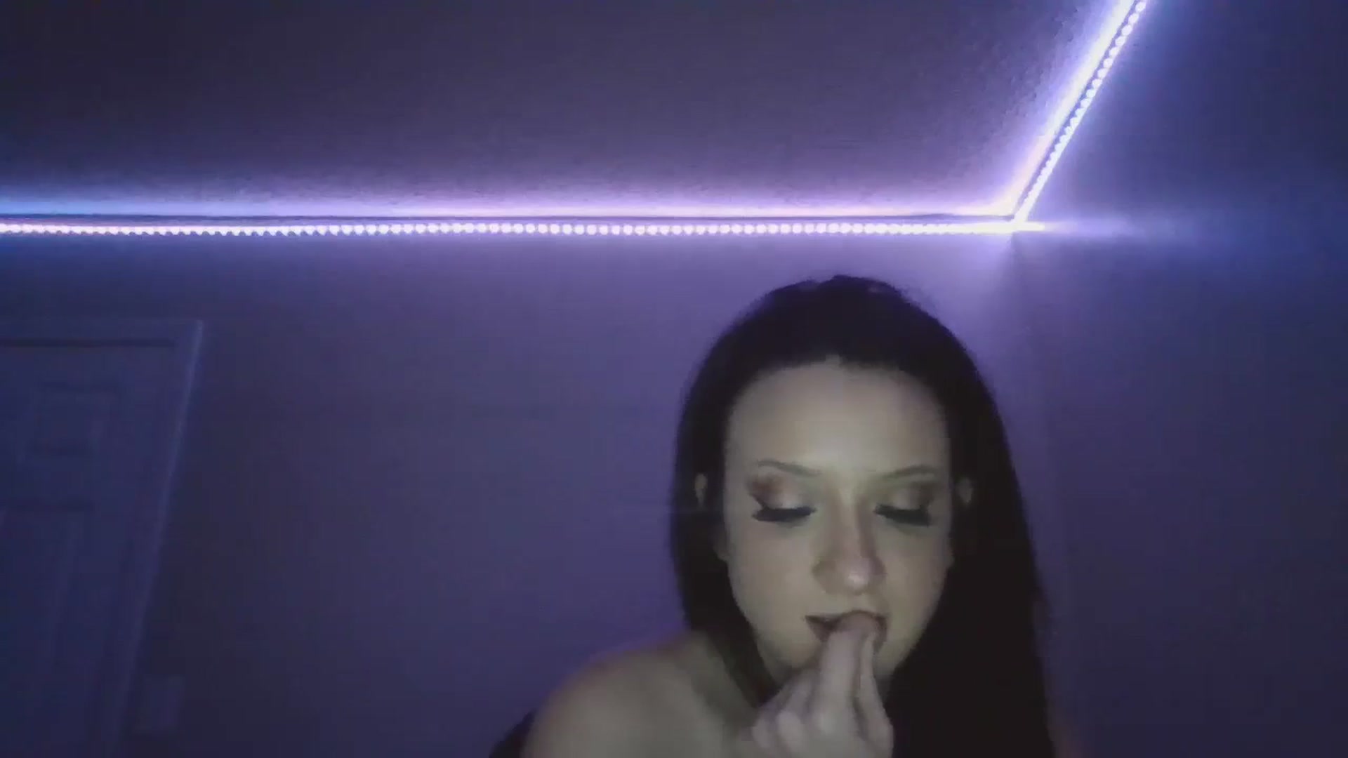 Gallery image thumbnail from Kittygames's myfreecams stream on, 03/29/2024, 03:20 image 19 of 20