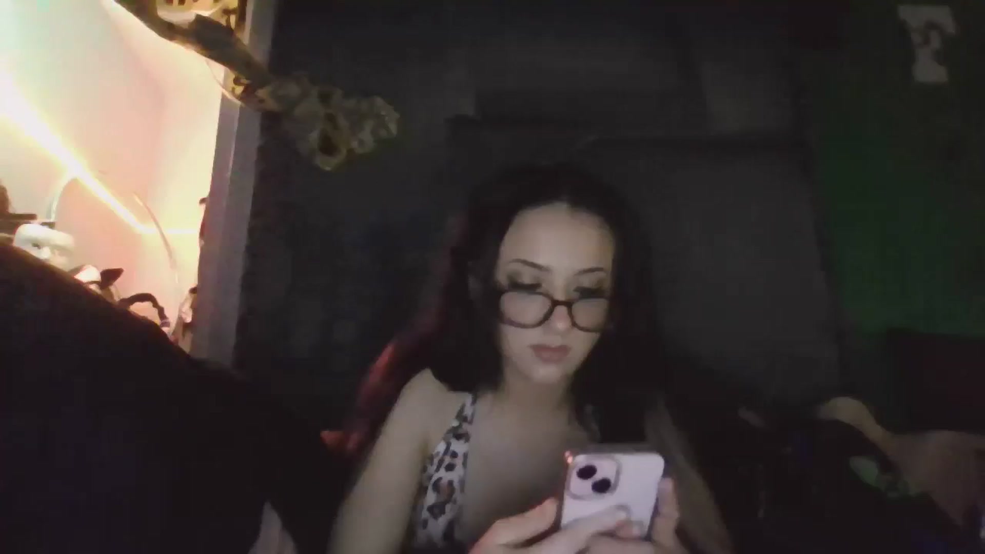 Gallery image thumbnail from Kittygames's myfreecams stream on, 04/12/2024, 08:04 image 20 of 20