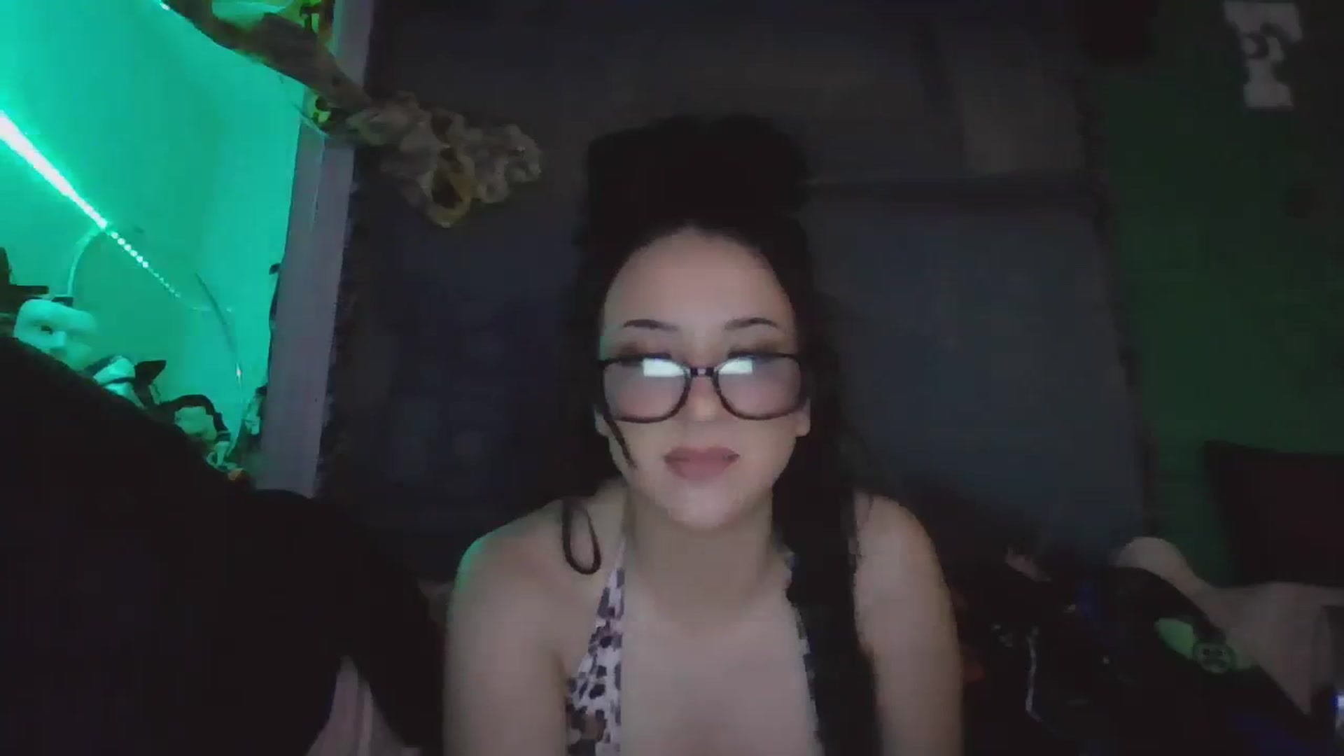 Gallery image thumbnail from Kittygames's myfreecams stream on, 04/12/2024, 08:04 image 10 of 20
