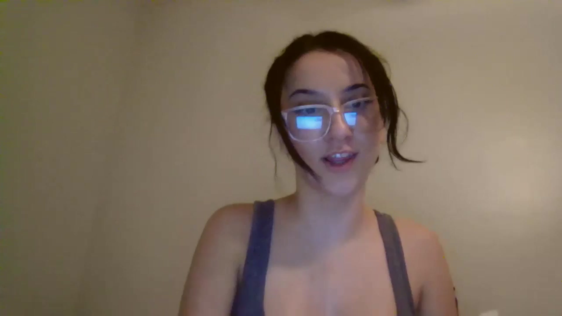 Gallery image thumbnail from Kittygames's myfreecams stream on, 05/06/2024, 23:18 image 16 of 20