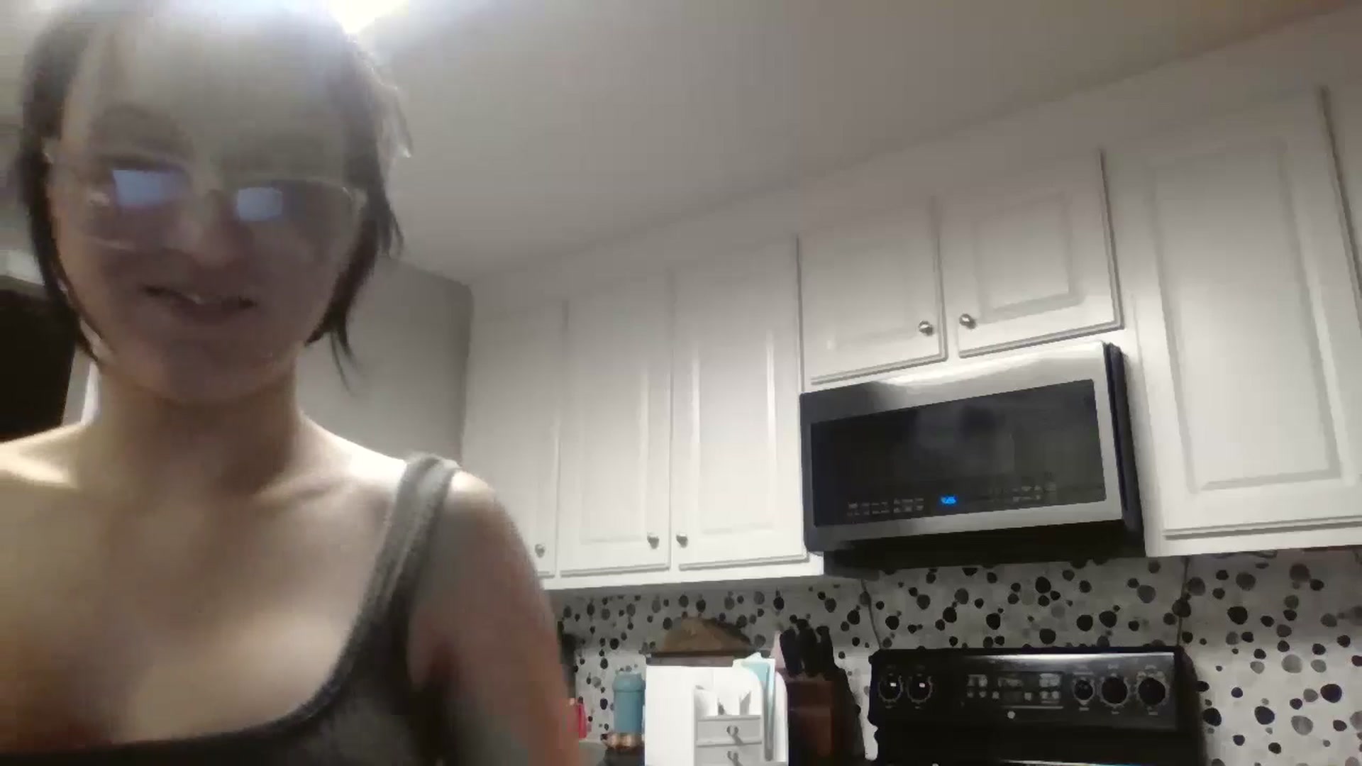 Gallery image thumbnail from Kittygames's myfreecams stream on, 05/07/2024, 24:58 image 17 of 20