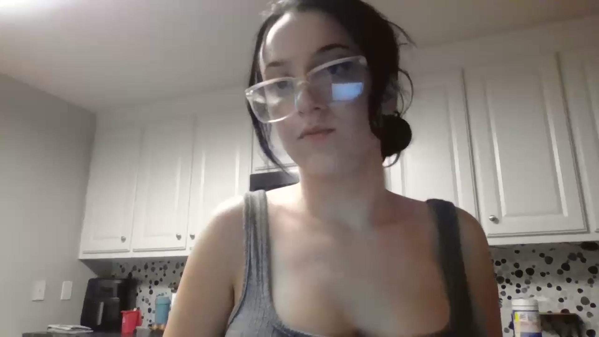 Gallery image thumbnail from Kittygames's myfreecams stream on, 05/07/2024, 24:58 image 19 of 20