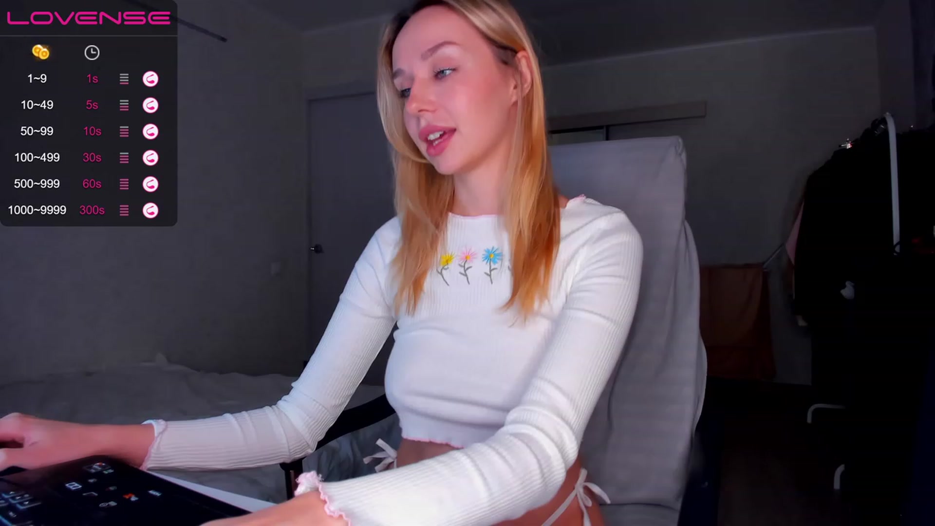 Gallery image thumbnail from Kittygirl18's myfreecams stream on, 11/28/2022, 20:56 image 9 of 20