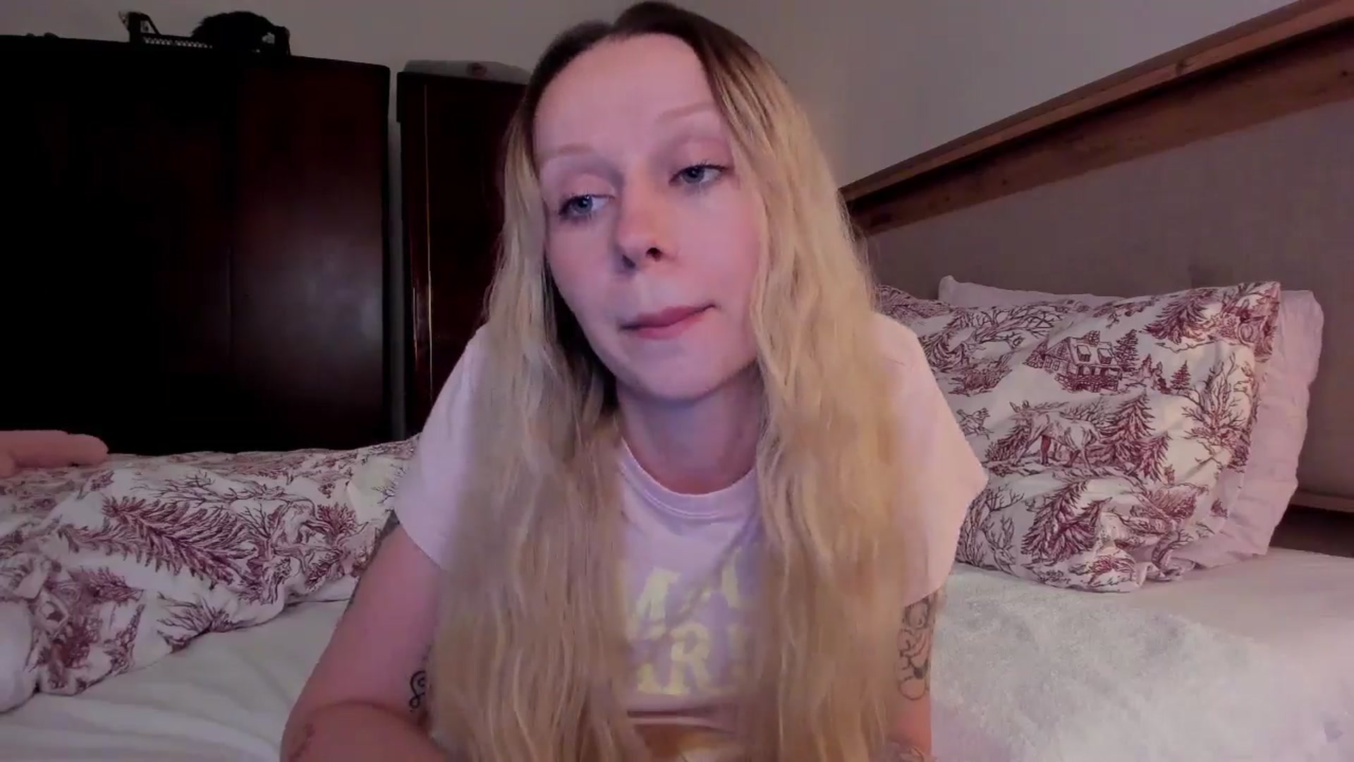 Gallery image thumbnail from Kittygirl18's myfreecams stream on, 12/17/2025, 17:50 image 13 of 20