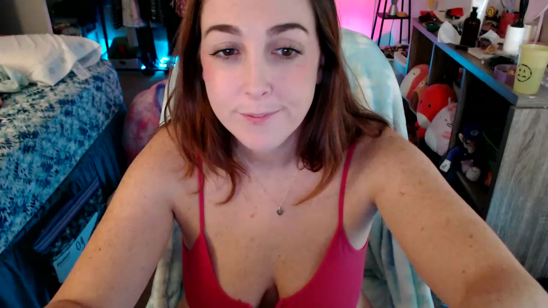 Gallery image thumbnail from Kittylacee's myfreecams stream on, 11/19/2022, 10:57 image 16 of 20