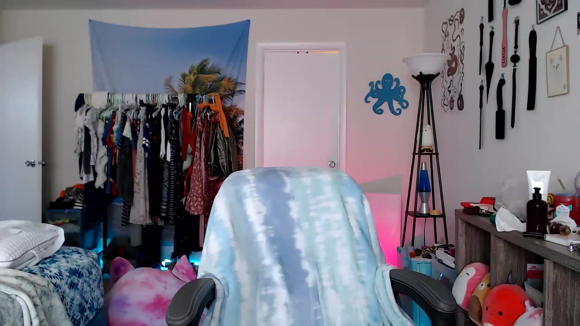 Gallery image thumbnail from Kittylacee's myfreecams stream on, 11/21/2022, 18:13 image 5 of 20