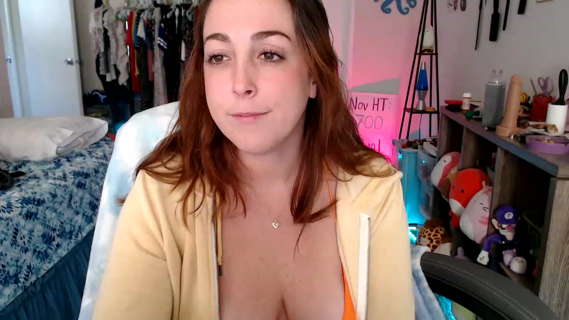 Gallery image thumbnail from Kittylacee's myfreecams stream on, 12/01/2022, 19:02 image 1 of 20