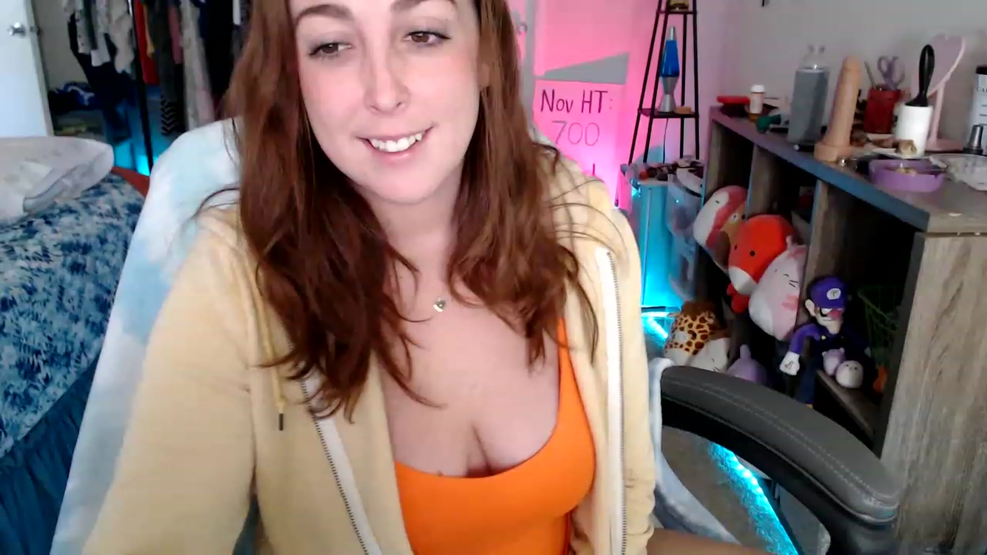 Gallery image thumbnail from Kittylacee's myfreecams stream on, 12/01/2022, 19:02 image 10 of 20