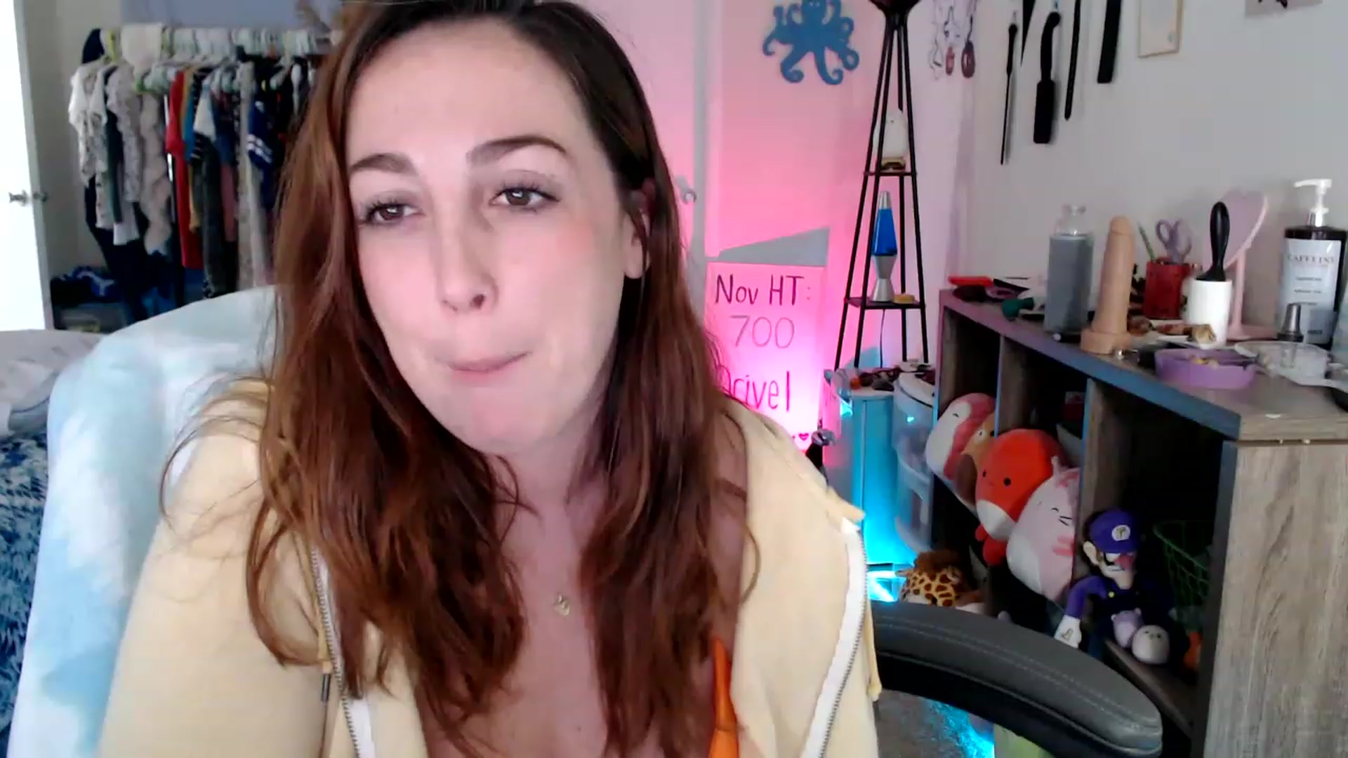 Gallery image thumbnail from Kittylacee's myfreecams stream on, 12/01/2022, 19:02 image 18 of 20