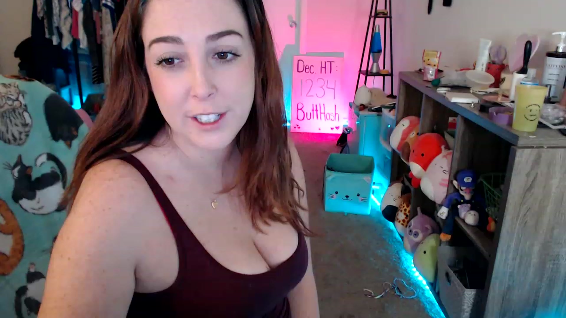Gallery image thumbnail from Kittylacee's myfreecams stream on, 12/18/2022, 14:43 image 4 of 20