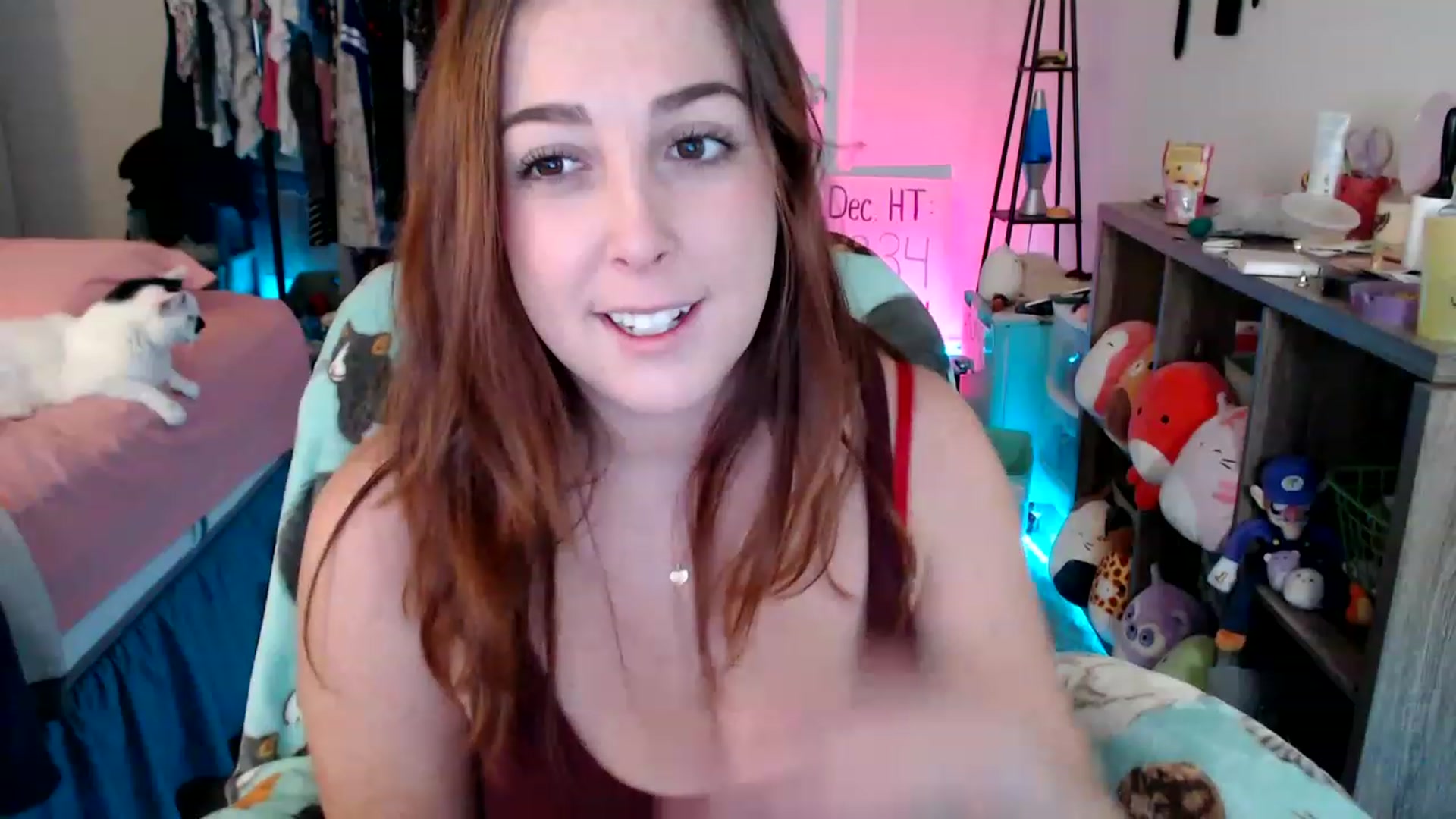 Gallery image thumbnail from Kittylacee's myfreecams stream on, 12/18/2022, 14:43 image 9 of 20