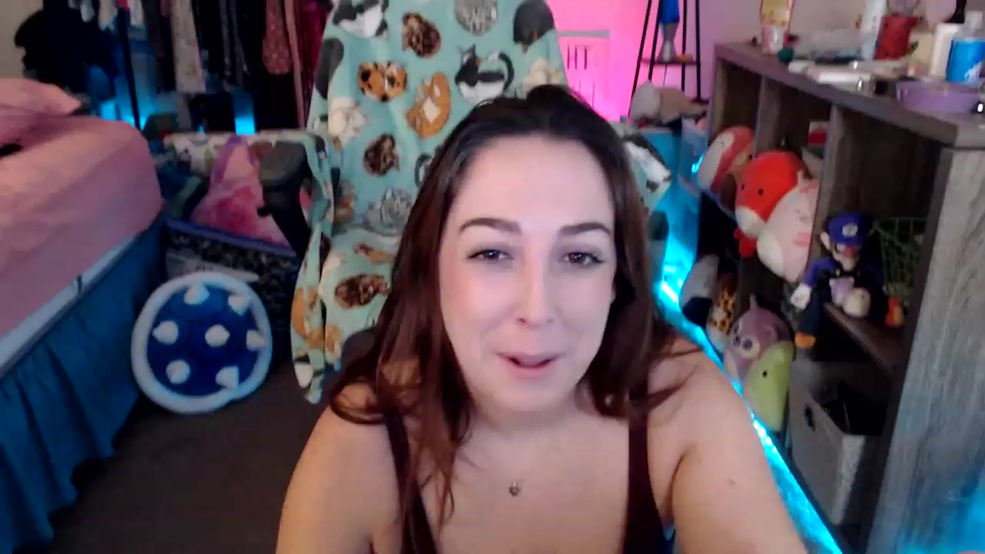 Gallery image thumbnail from Kittylacee's myfreecams stream on, 12/18/2022, 14:43 image 1 of 20
