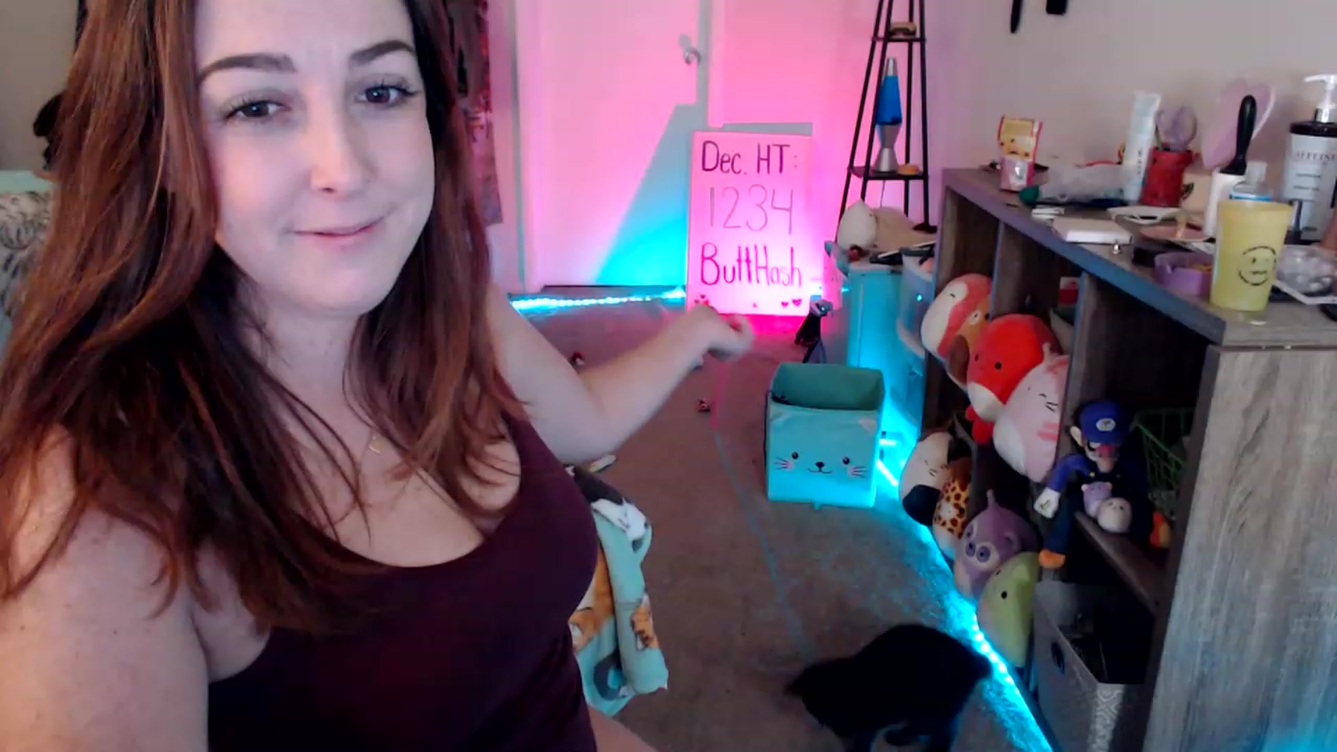 Gallery image thumbnail from Kittylacee's myfreecams stream on, 12/18/2022, 14:43 image 3 of 20