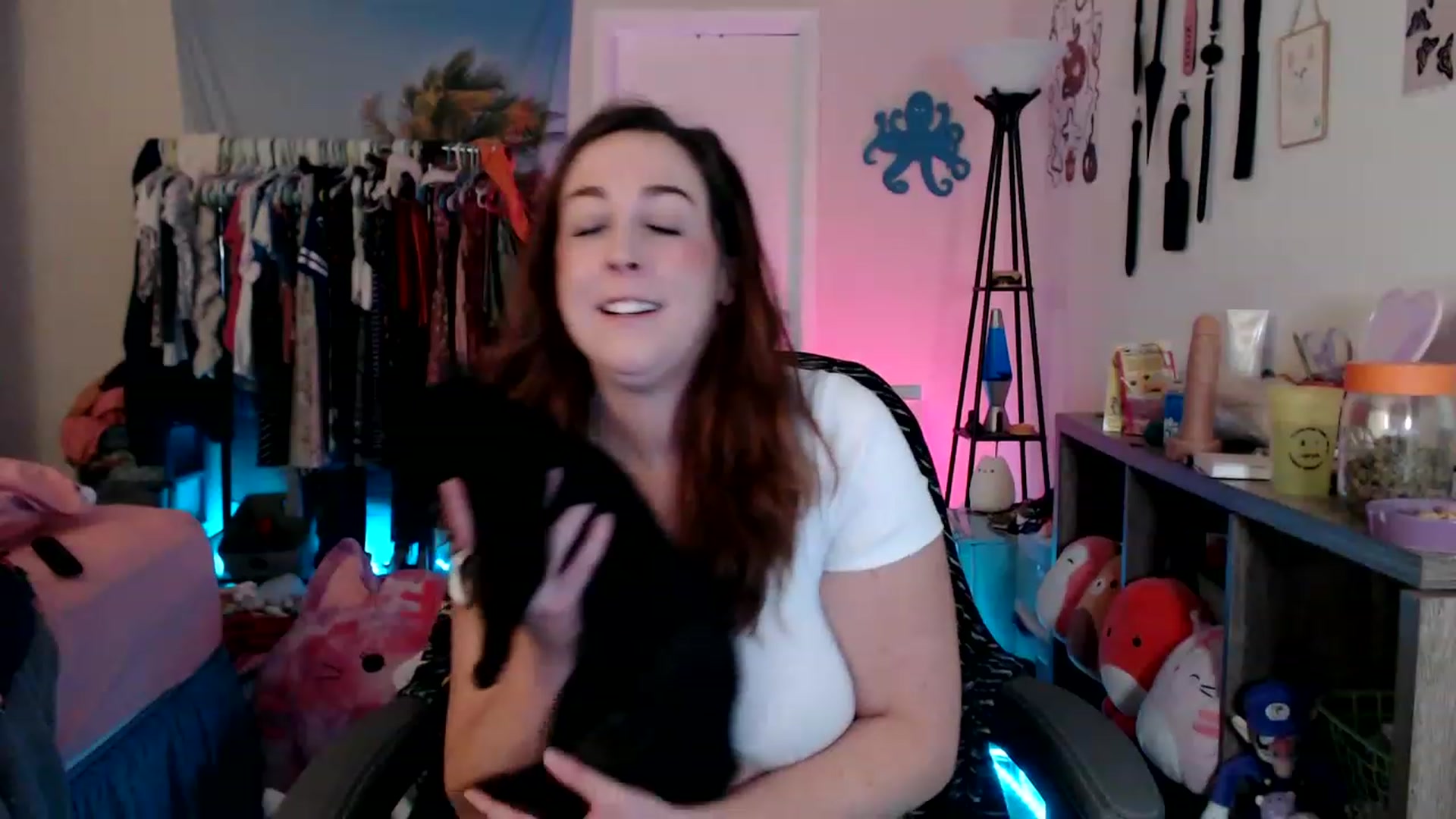 Gallery image thumbnail from Kittylacee's myfreecams stream on, 12/25/2022, 12:58 image 5 of 20