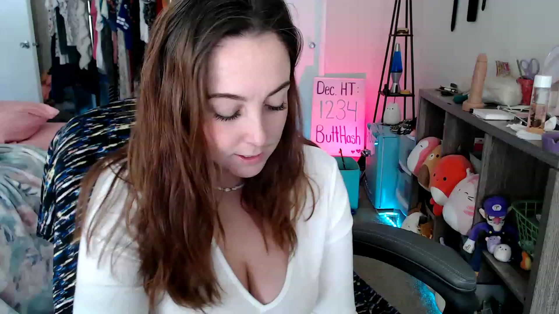Gallery image thumbnail from Kittylacee's myfreecams stream on, 12/26/2022, 16:57 image 11 of 20