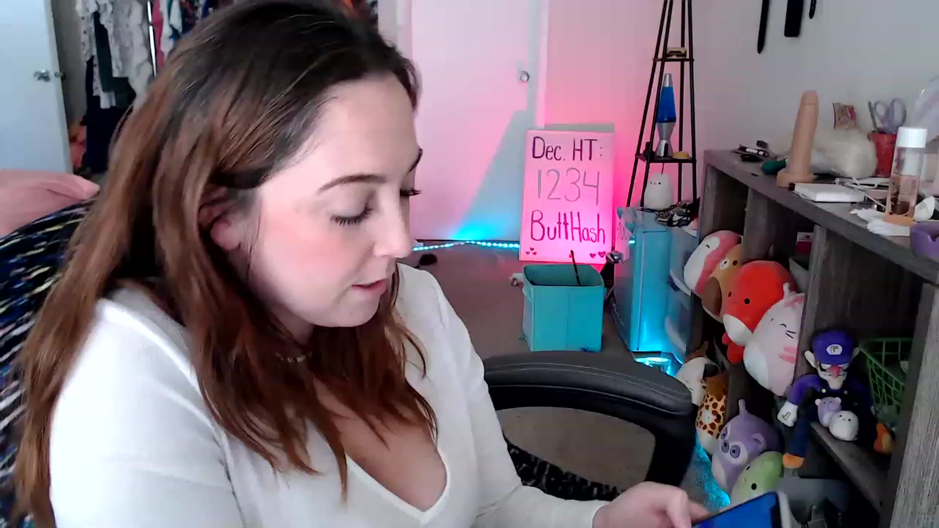 Gallery image thumbnail from Kittylacee's myfreecams stream on, 12/26/2022, 16:57 image 10 of 20