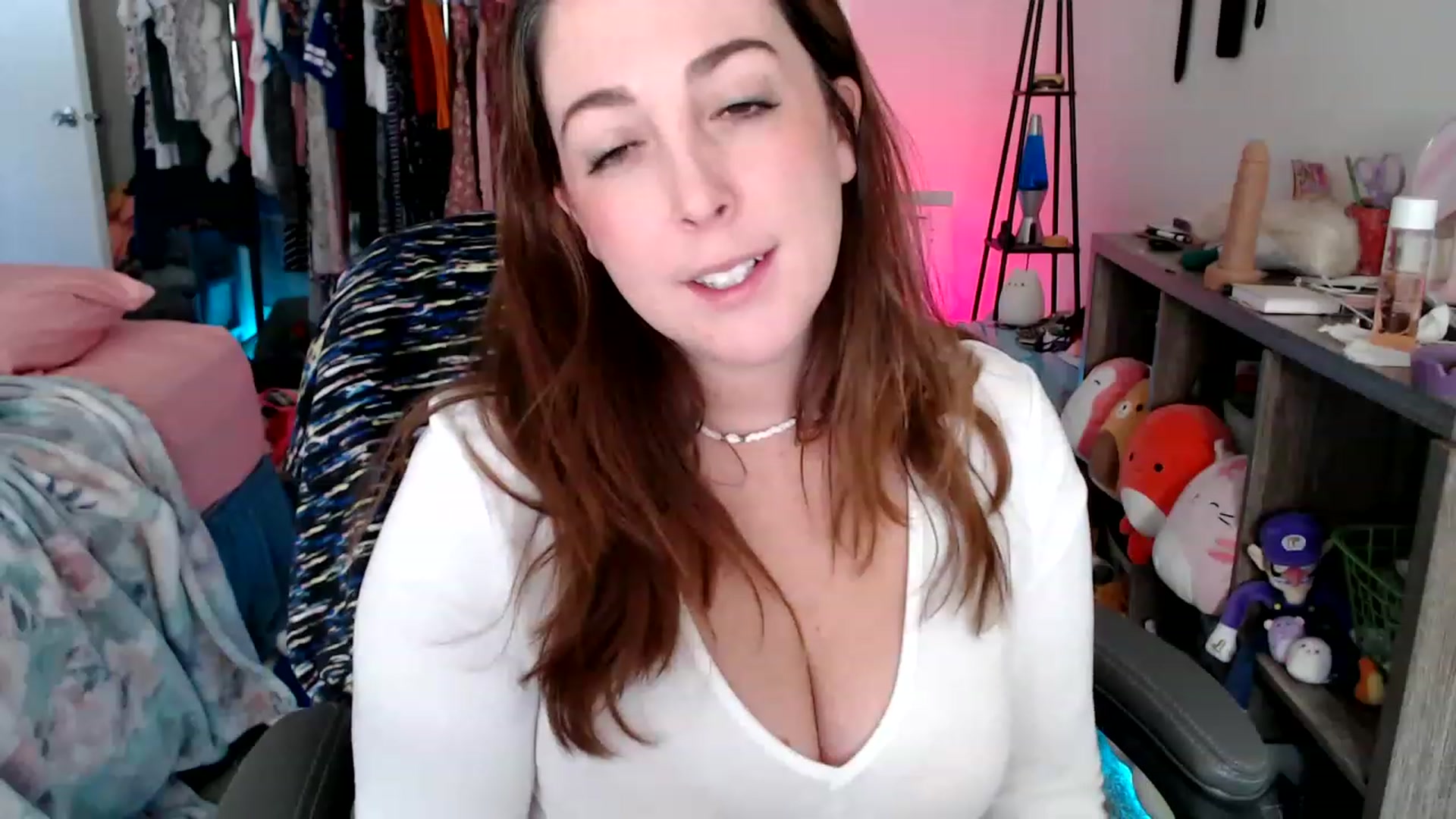 Gallery image thumbnail from Kittylacee's myfreecams stream on, 12/26/2022, 16:57 image 3 of 20